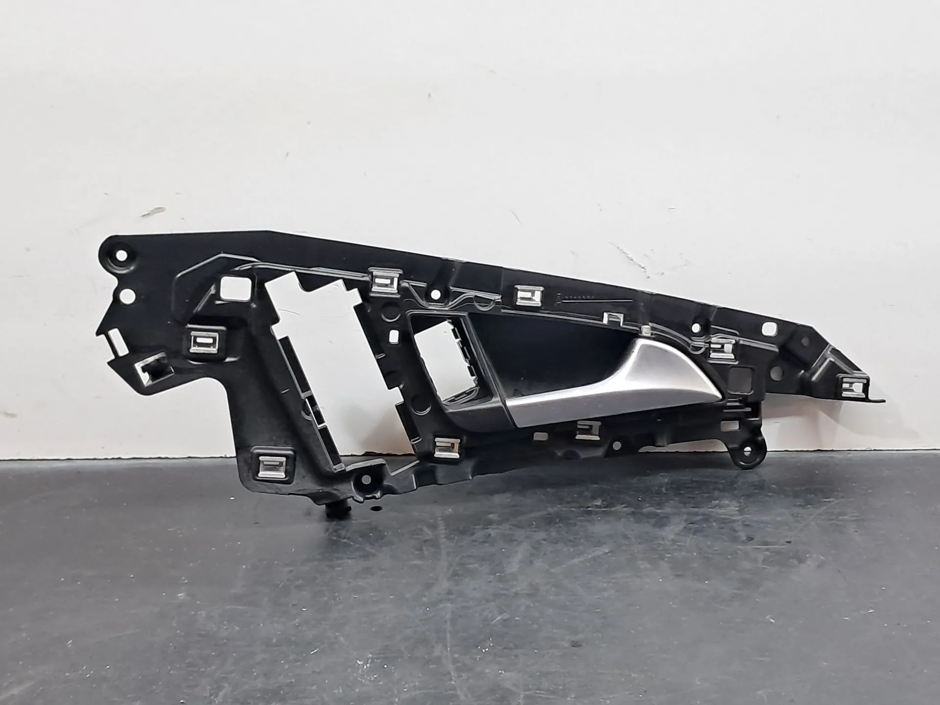 Manija interior puerta Delantero Derecho AUDI A6 Avant (4G5, 4GD, C7)