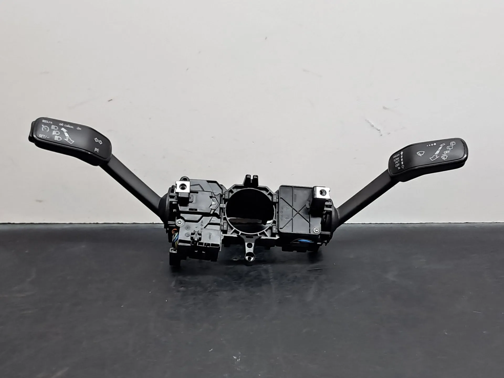 Mando de luces y limpia parabrisas SEAT Ibiza IV (6J5, 6P1)