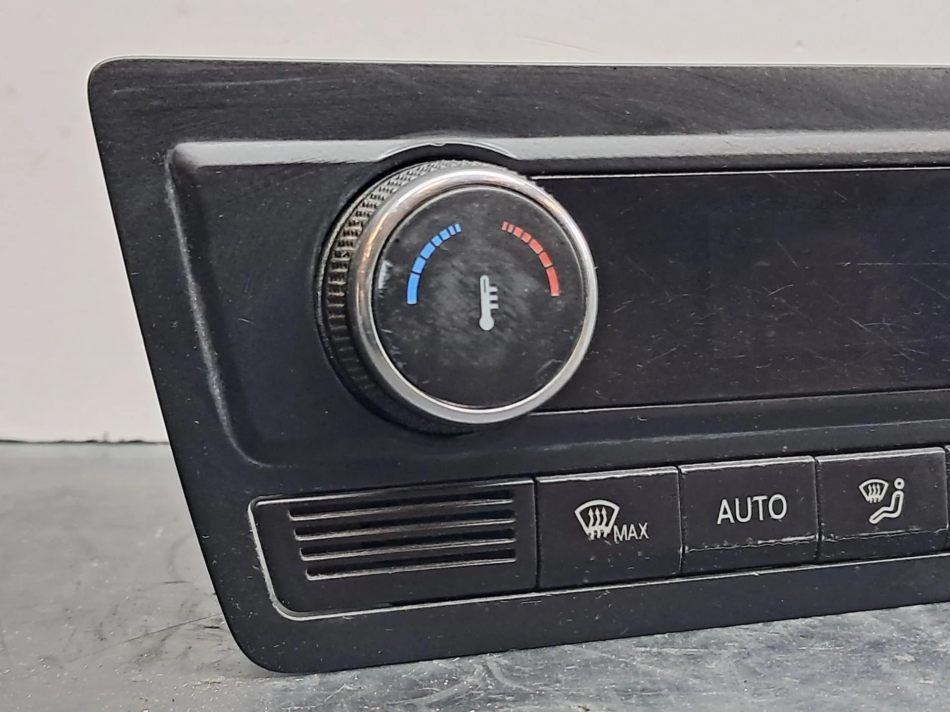 Mando climatizador SEAT Ibiza IV (6J5, 6P1) Imagem-1