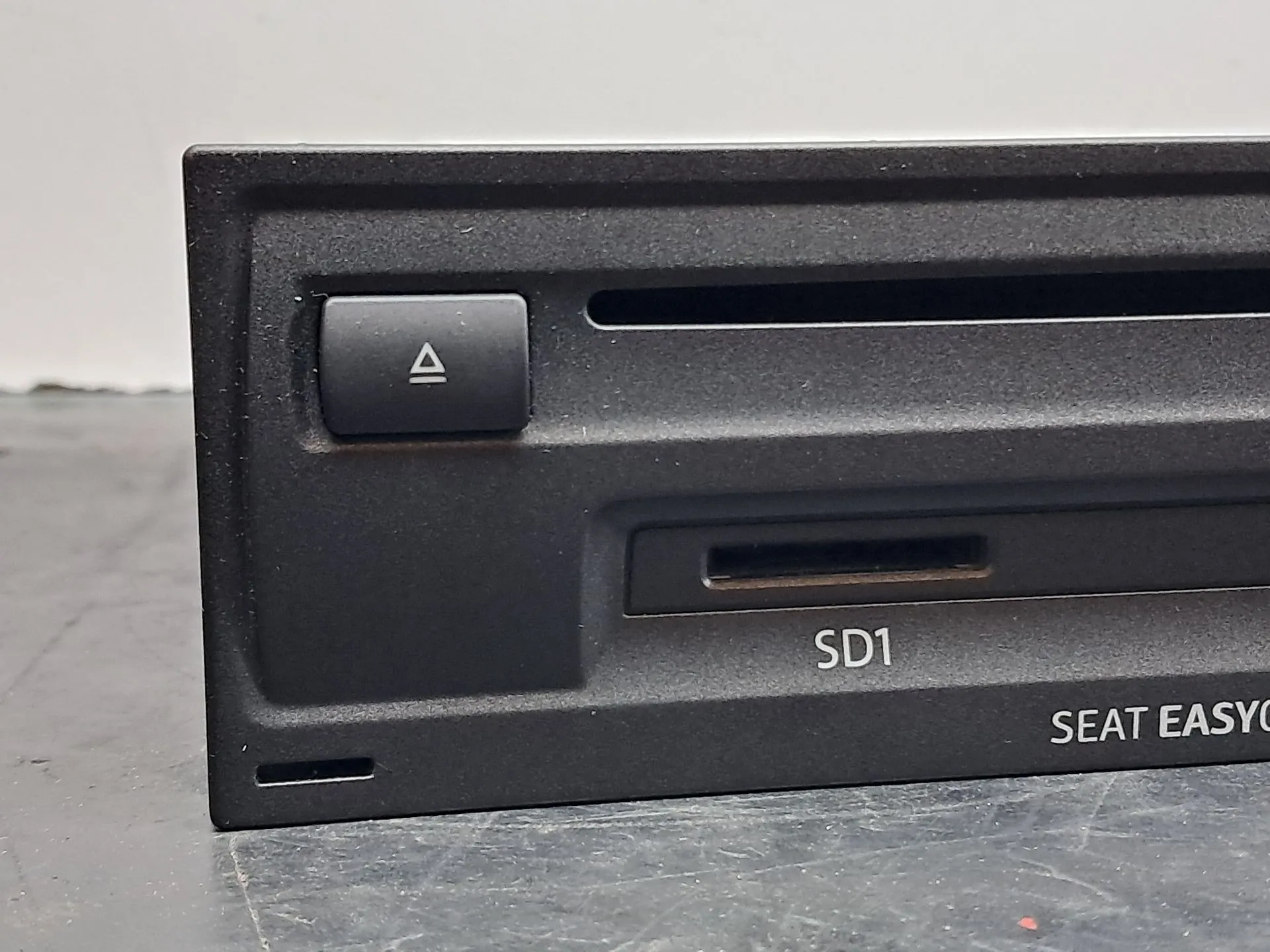 Rádio / auto-rádio SEAT Ibiza IV (6J5, 6P1) Imagem-1