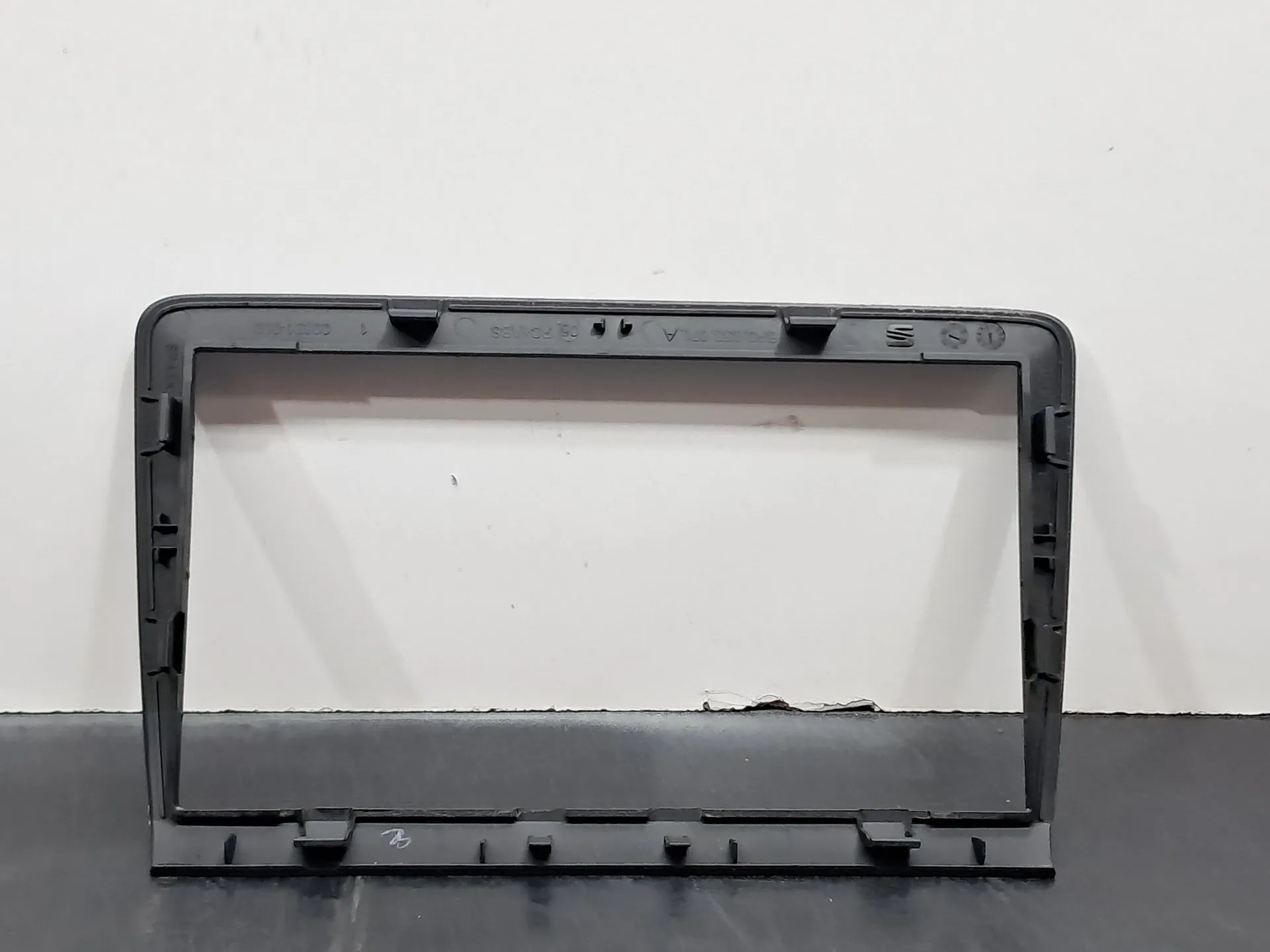 Moldura consola central / radio / aro SEAT Ibiza IV (6J5, 6P1) Imagem-1