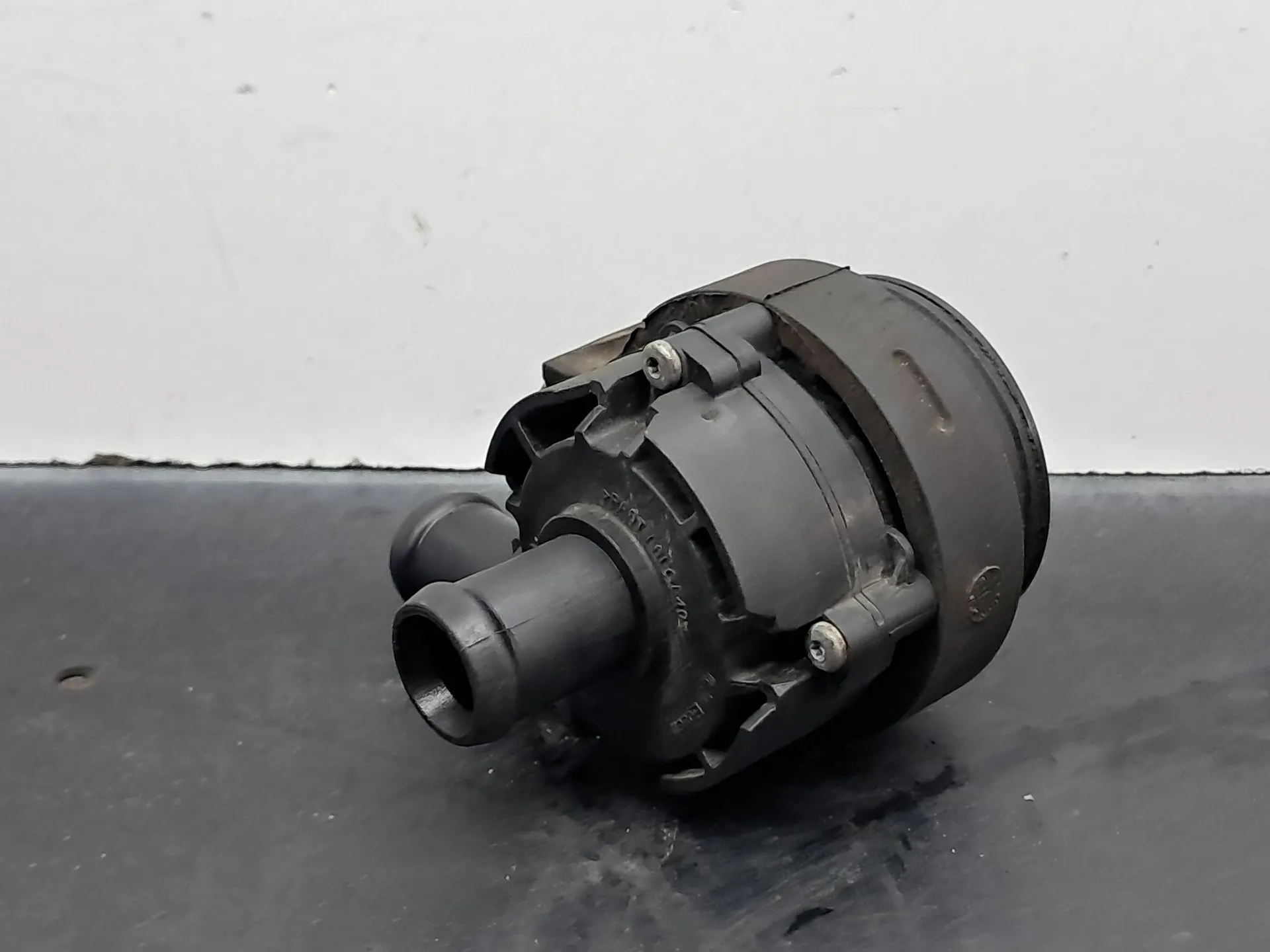 Bomba de água adicional VOLKSWAGEN Tiguan (AD1, AX1) Imagem-1