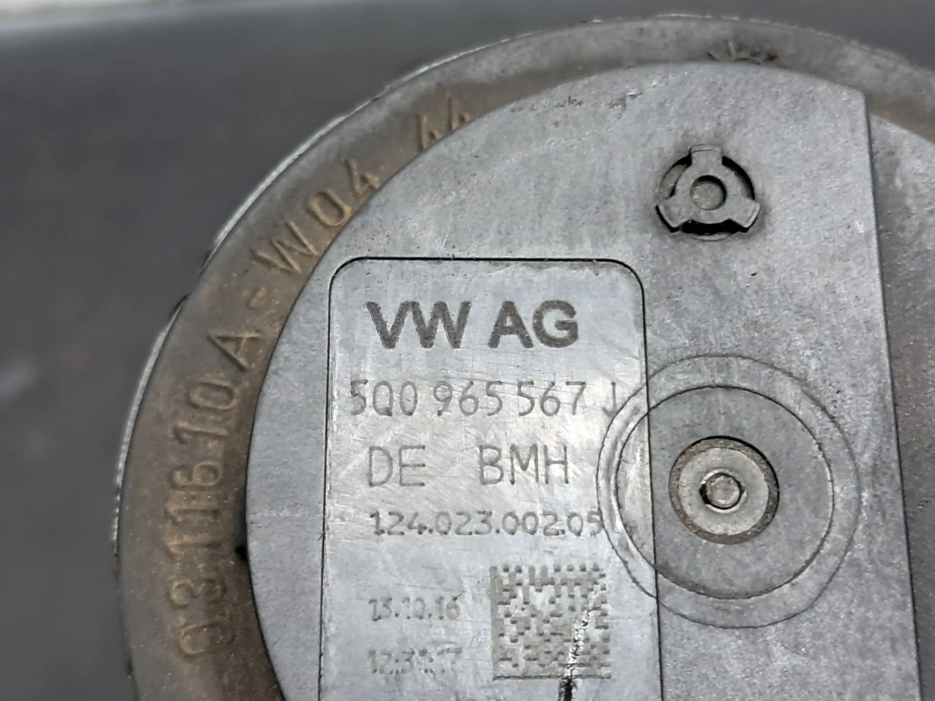 Bomba de água adicional VOLKSWAGEN Tiguan (AD1, AX1) Imagem-4