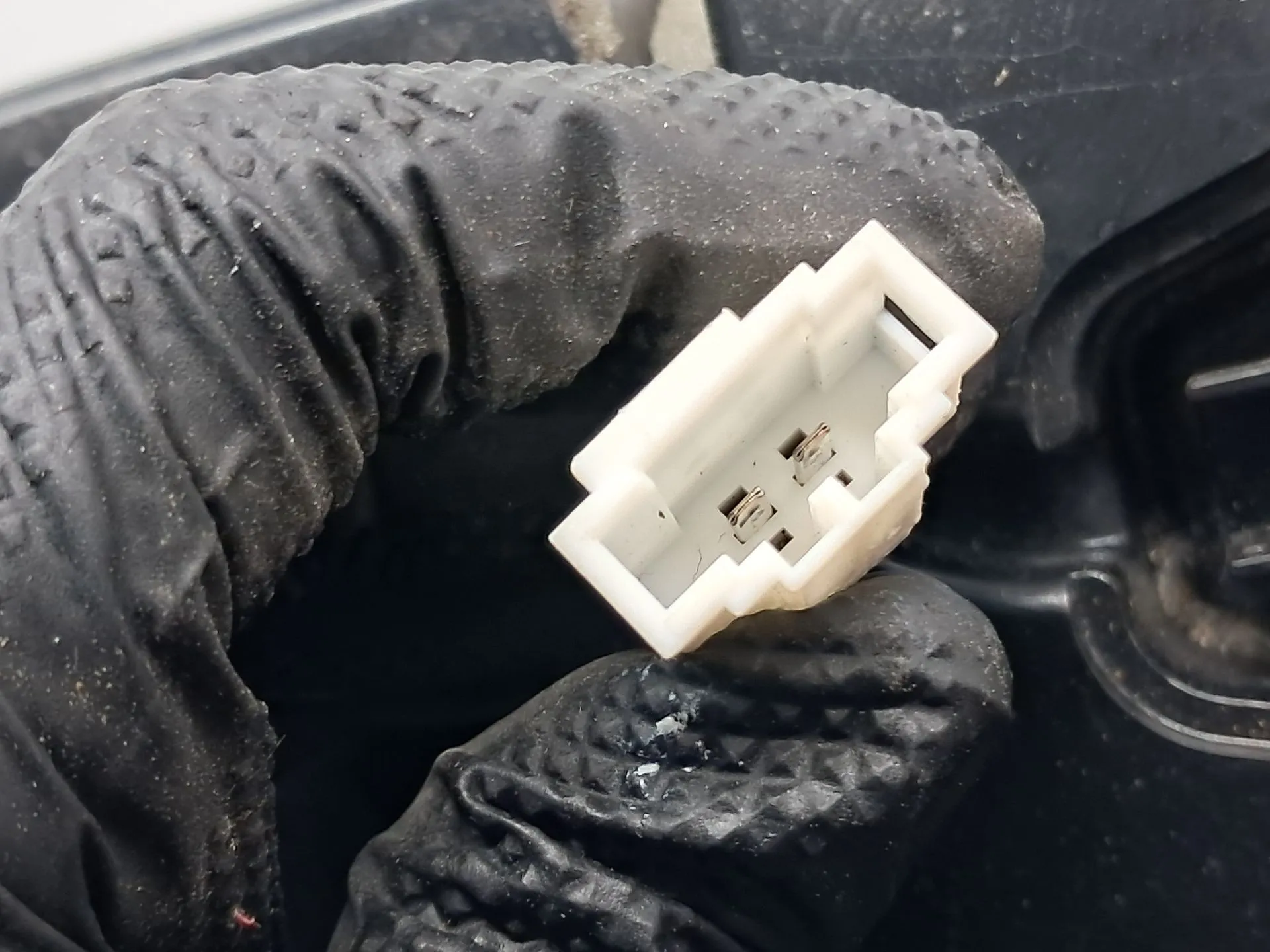 Colonne de son AUDI A1 Sportback (8XA, 8XF) Imagem-4