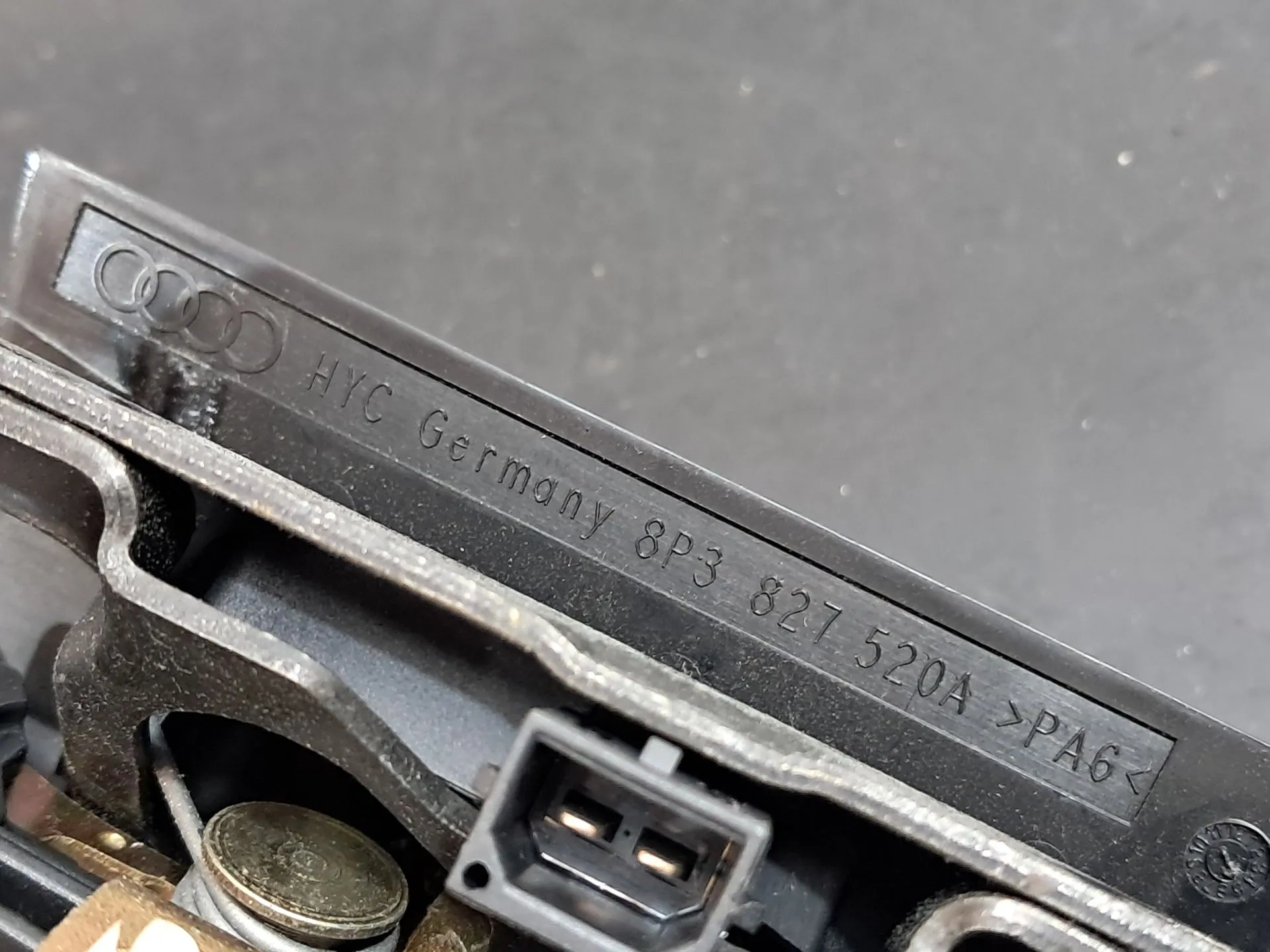 Serrure / verrou coffre AUDI A3 (8P1) Imagem-4