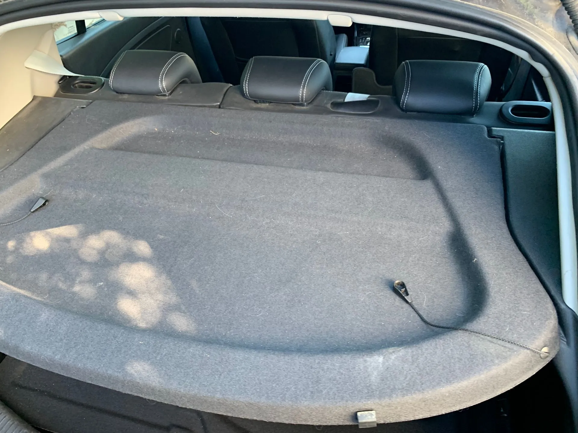 Chapeleira / tampo da mala RENAULT Megane III (BZ0_) Imagem-2