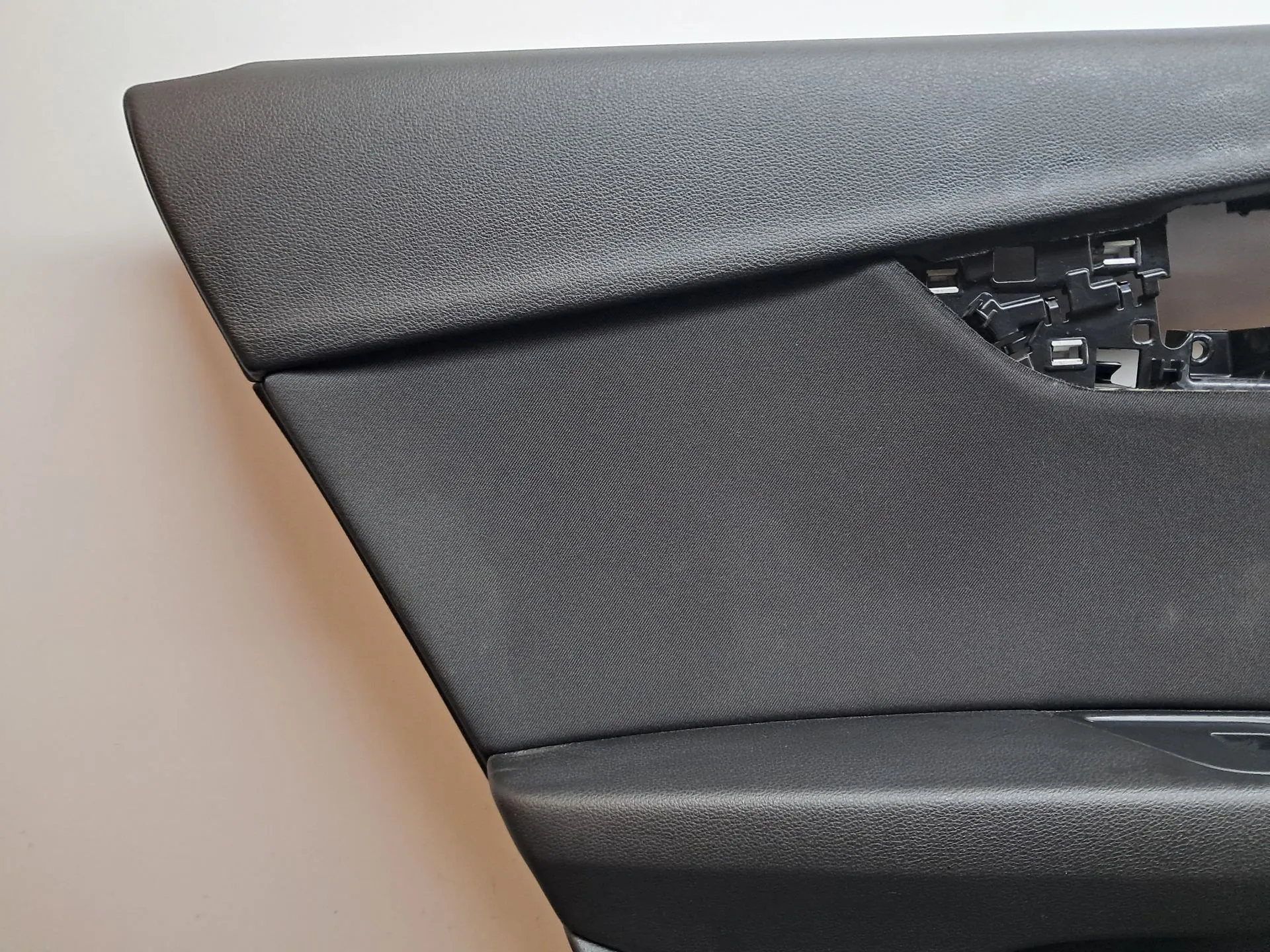 Panel puerta trasero izquierdo AUDI A4 Avant (8W5, 8WD, B9) Imagem-3