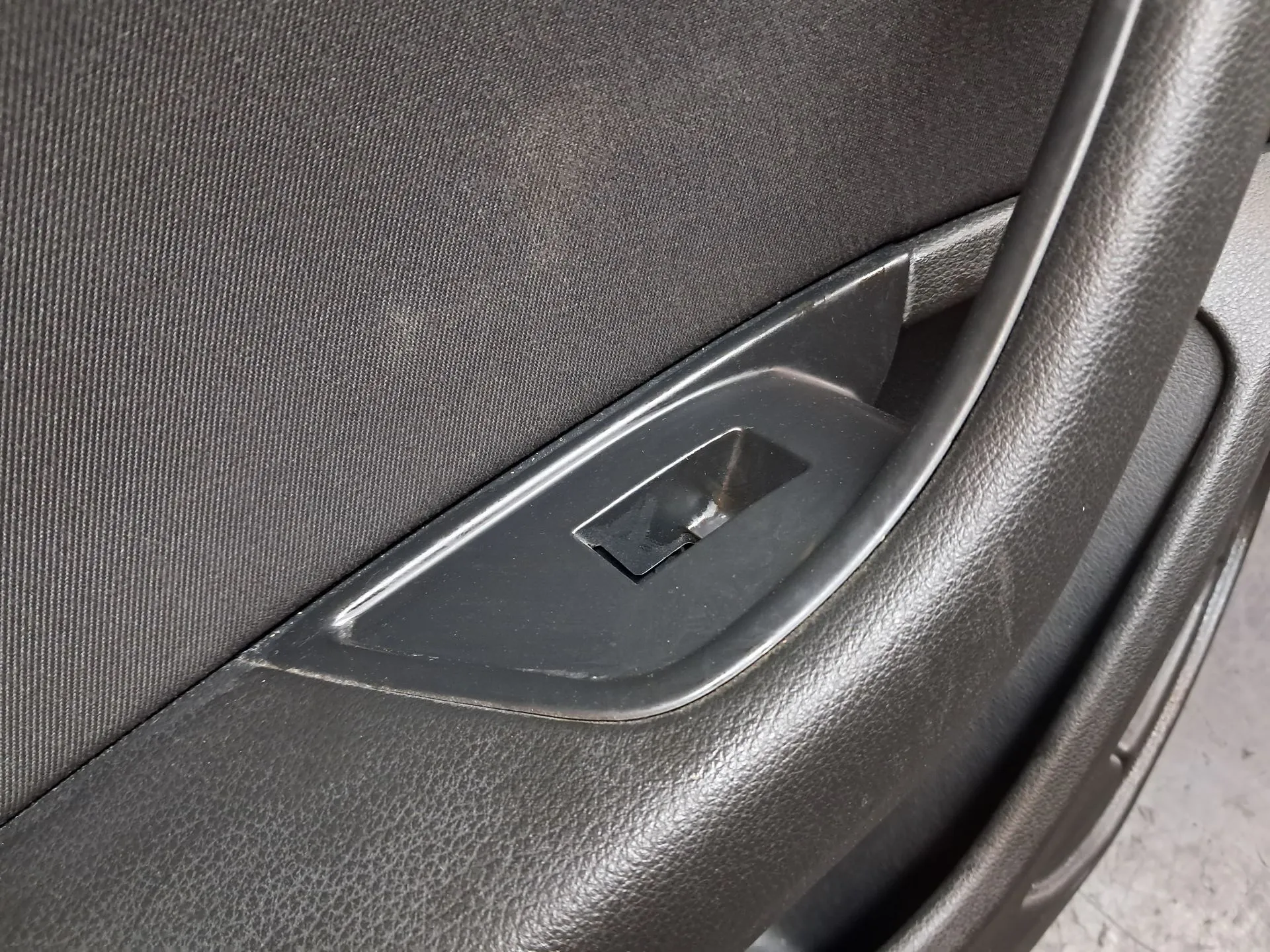 Panel puerta trasero izquierdo AUDI A4 Avant (8W5, 8WD, B9) Imagem-5