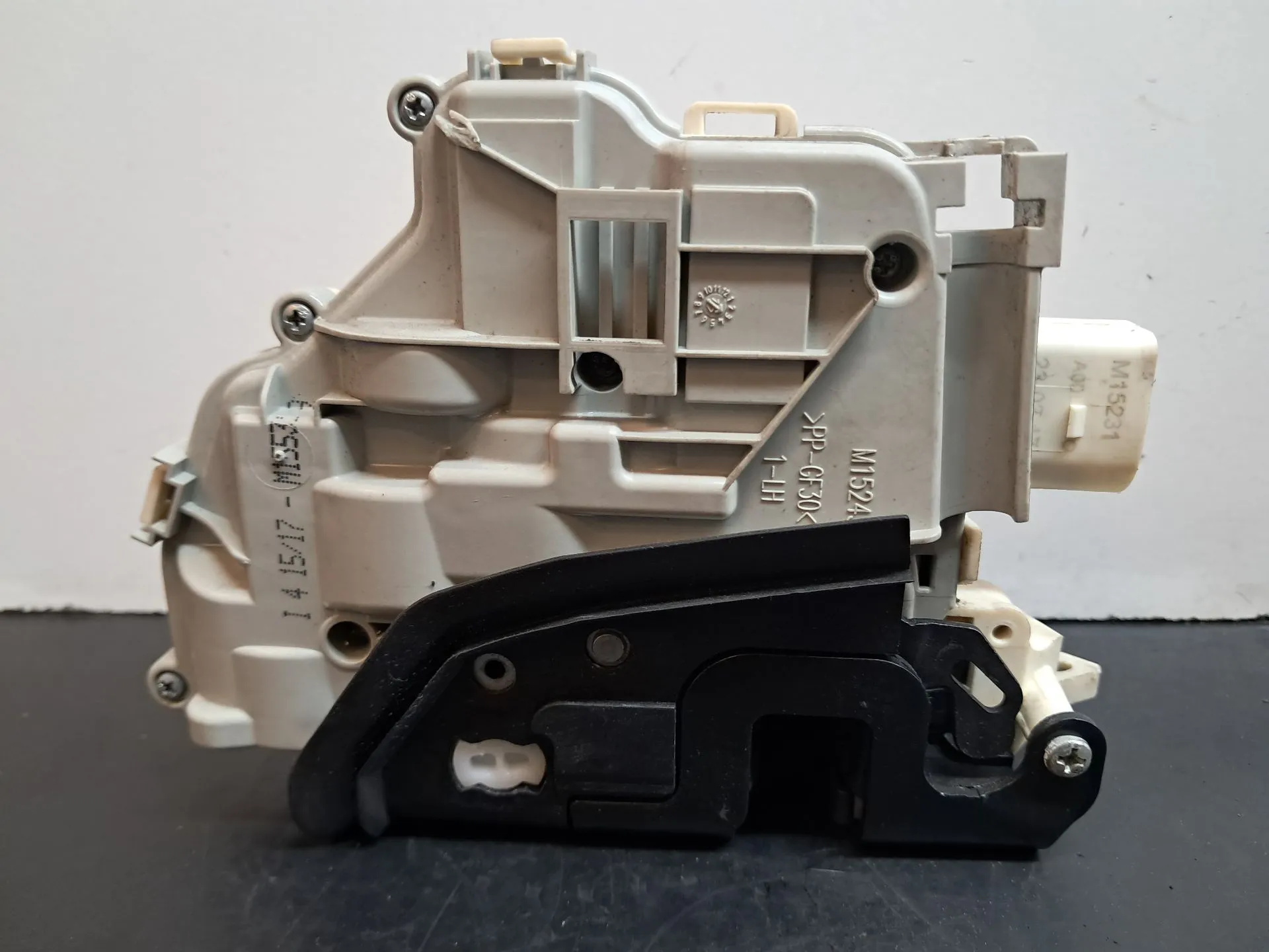 Fechadura / fecho porta trás esquerdo AUDI A4 Avant (8W5, 8WD, B9) Imagem-2