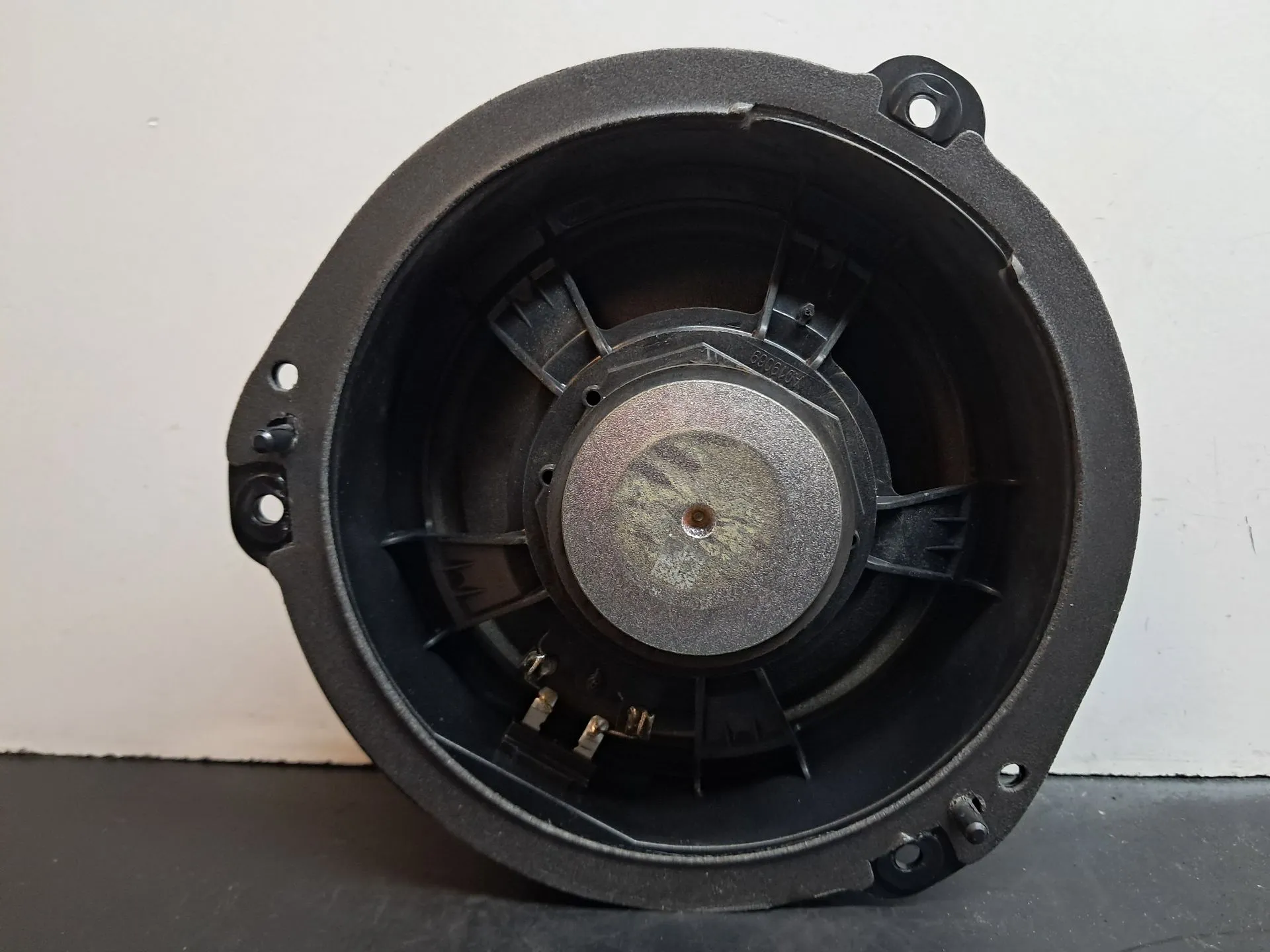 Columna de sonido AUDI A4 Avant (8W5, 8WD, B9) Imagem-2