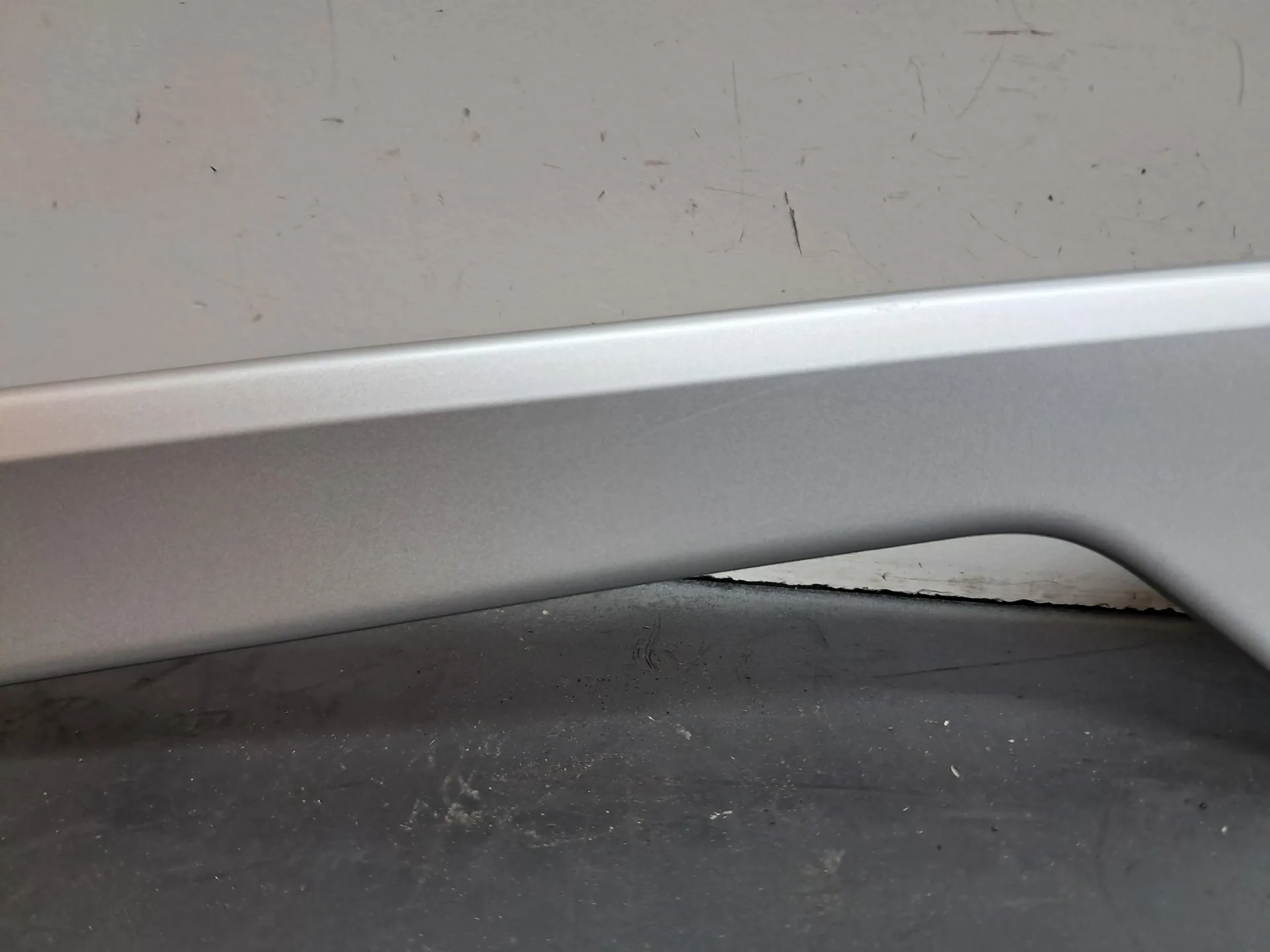 Moulure de porte arrière gauche AUDI A4 Avant (8W5, 8WD, B9) Imagem-2