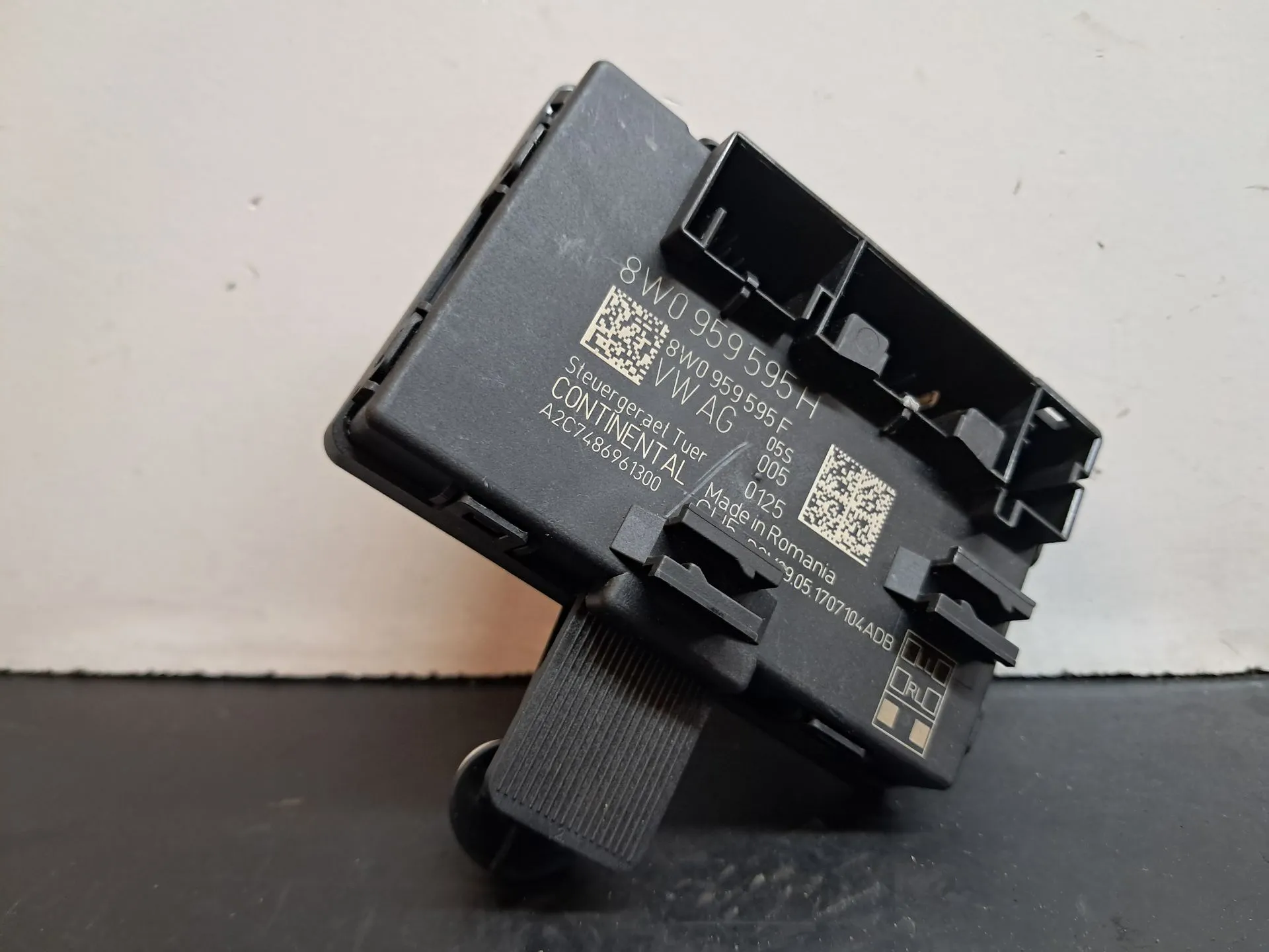 Módulo puerta Trasero Izquierdo AUDI A4 Avant (8W5, 8WD, B9)