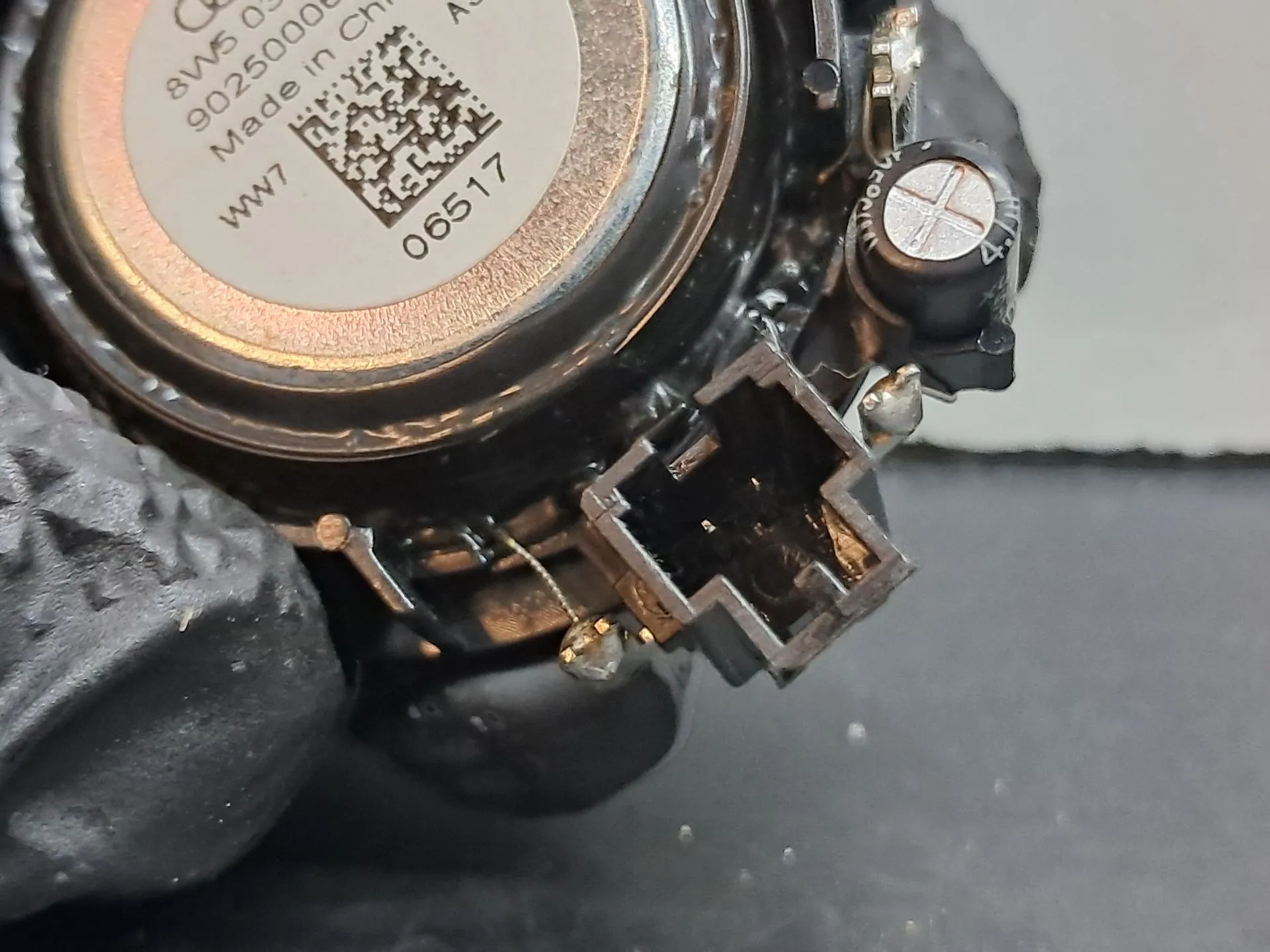 Colonne de son AUDI A4 Avant (8W5, 8WD, B9) Imagem-3