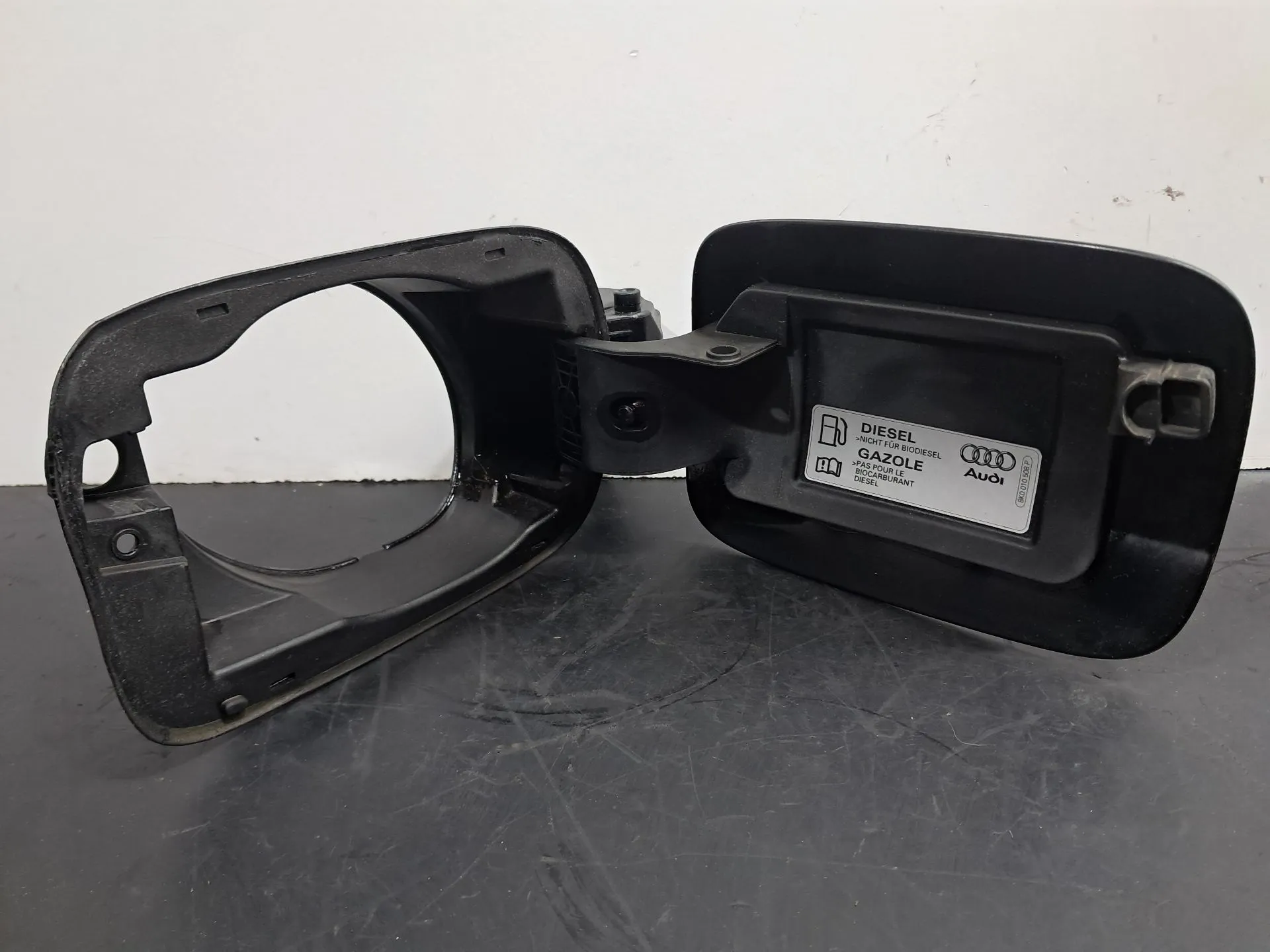 Bouchon/Volet De Trappe De Réservoir à Carburant  AUDI A4 Avant (8K5, B8) Imagem-3