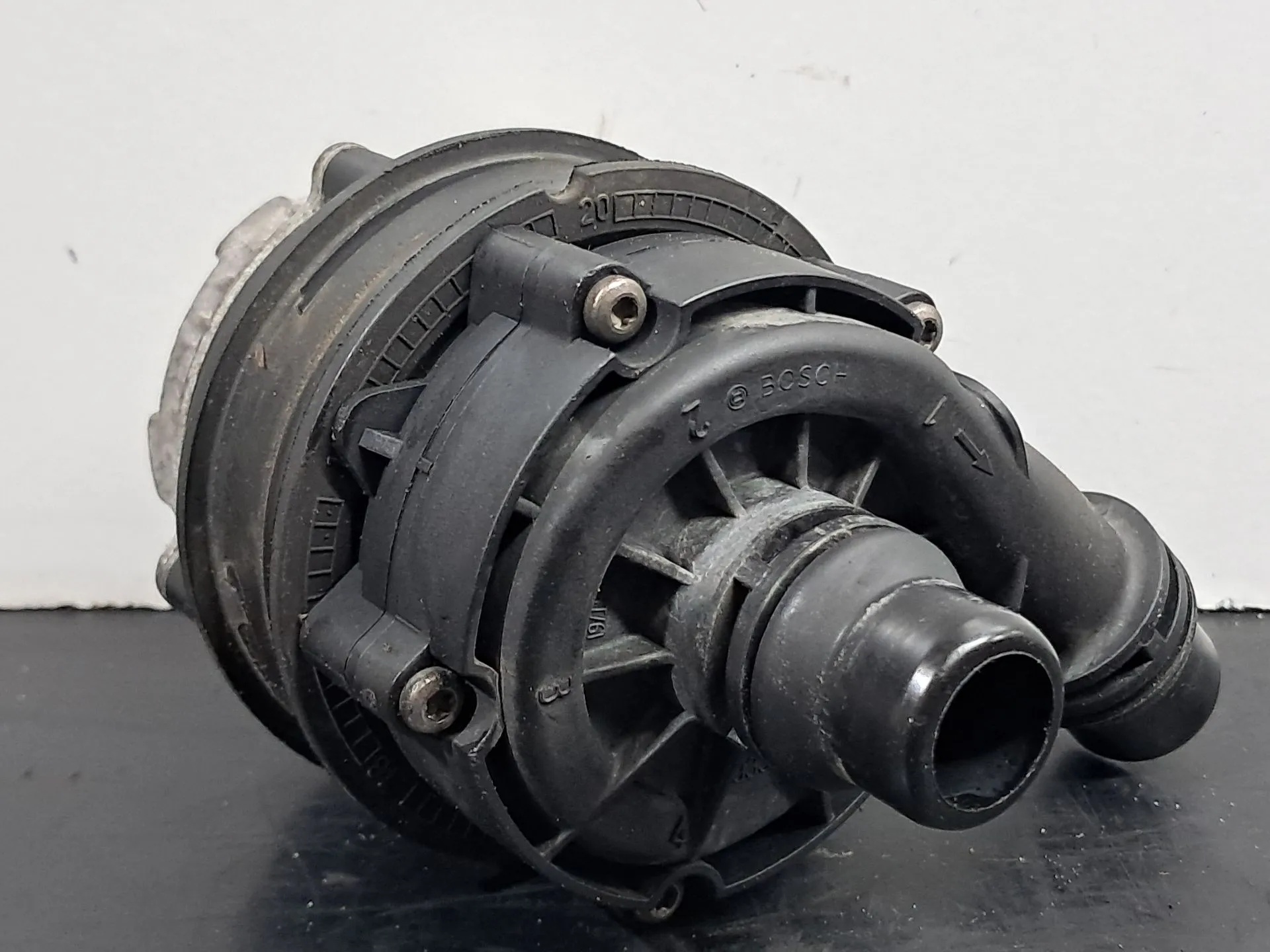 Bomba de agua adicional MERCEDES-BENZ GLC (X253) Imagem-3