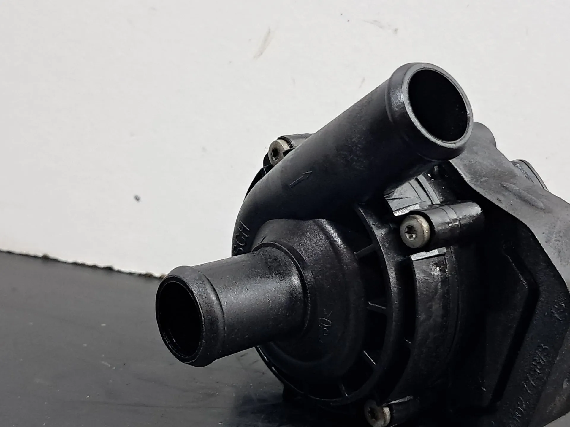 Bomba de agua adicional MERCEDES-BENZ GLC (X253) Imagem-4