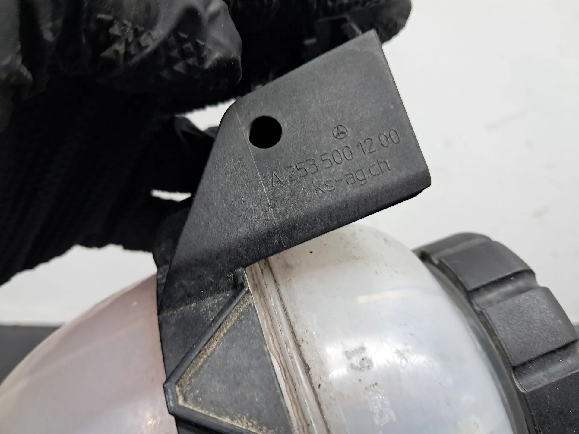 Reservatório / depósito da água / líquido de refrigeração MERCEDES-BENZ GLC (X253) Imagem-3