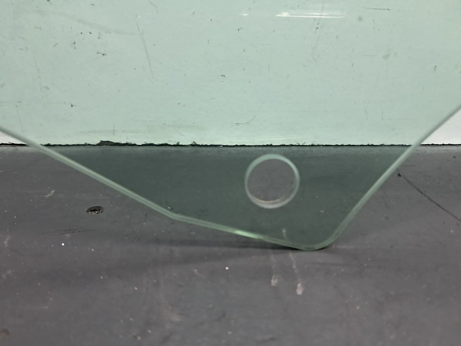 Vetro porta anteriore sinistra AUDI A1 Sportback (8XA, 8XF) Imagem-1