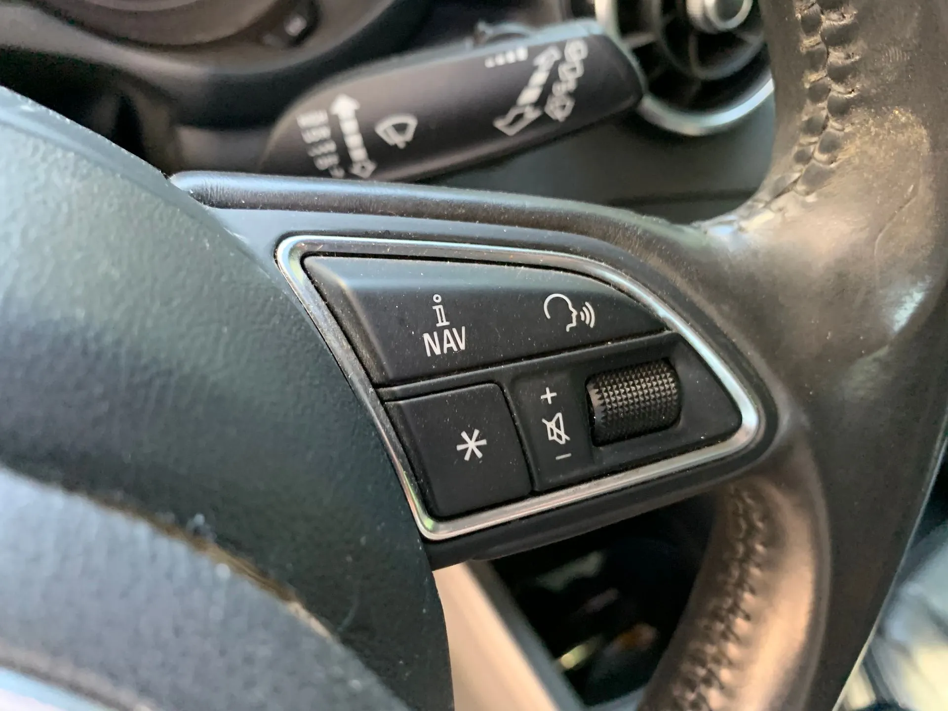 Volante de dirección AUDI A1 Sportback (8XA, 8XF) Imagem-6