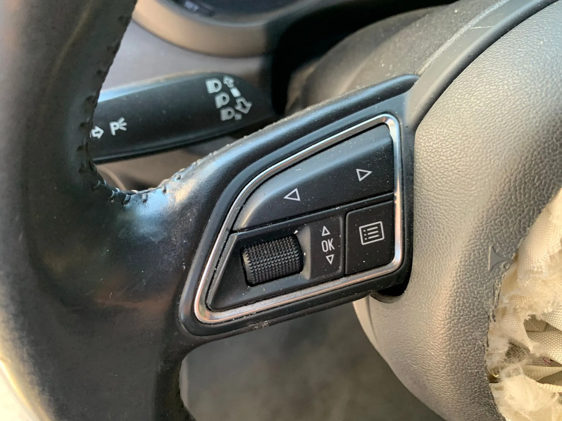 Volante de dirección AUDI A1 Sportback (8XA, 8XF) Imagem-5