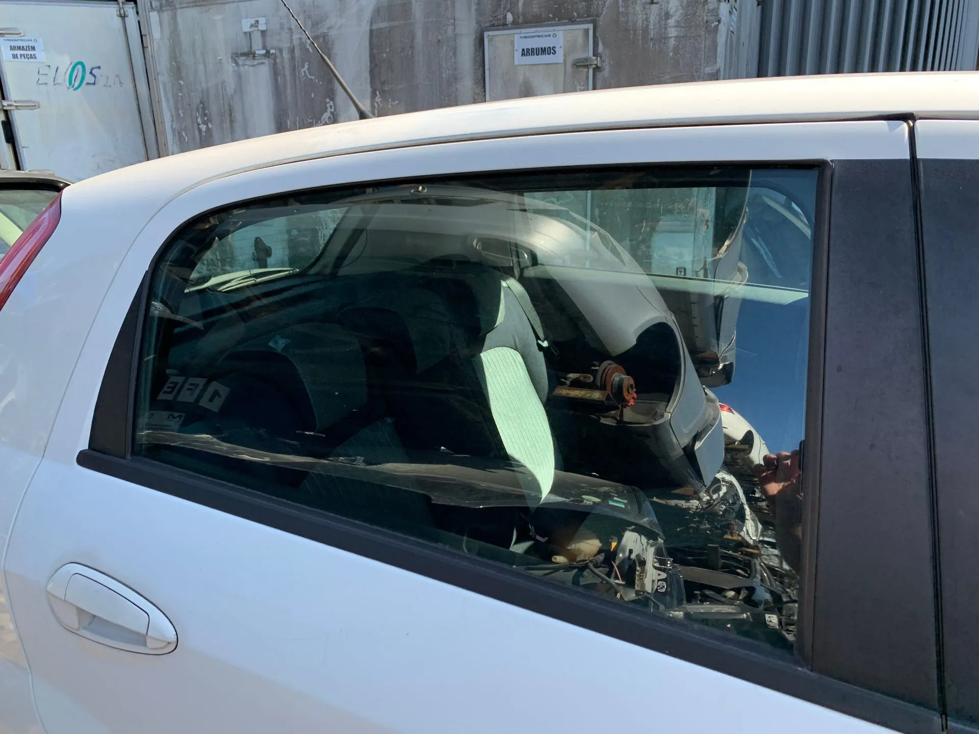 Vitre porte arrière Droite FIAT Grande Punto (199_)