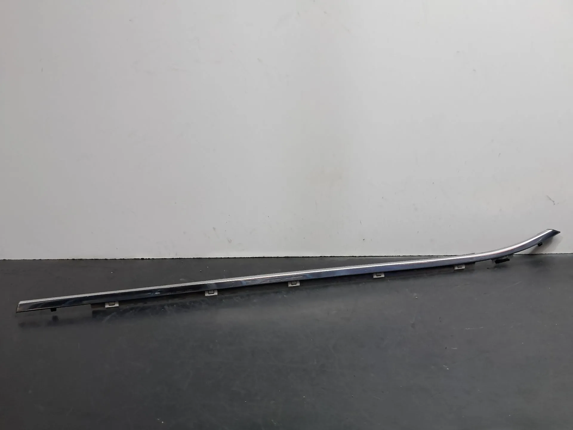 Raspador Vidrio de Puerta Trasera Izquierda LEXUS NX (_Z1_)