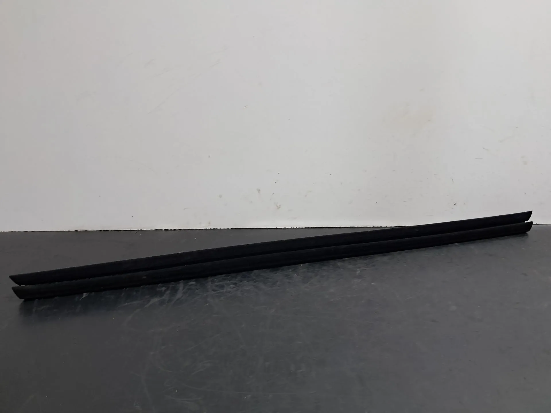 Raspador Vidrio de Puerta Trasera Izquierda LEXUS NX (_Z1_)