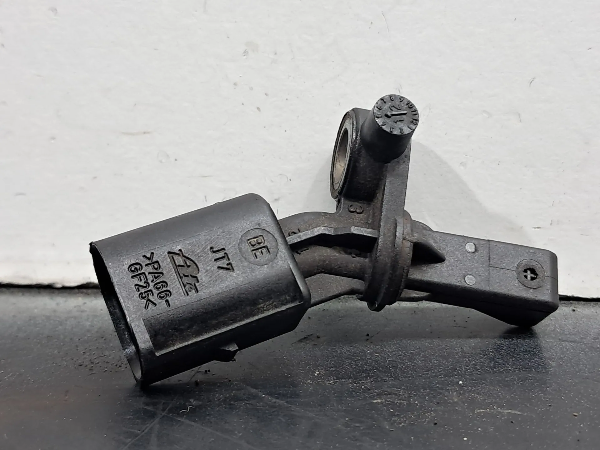 Sensor ABS Trasero Izquierdo AUDI A1 Sportback (8XA, 8XF) Imagem-4