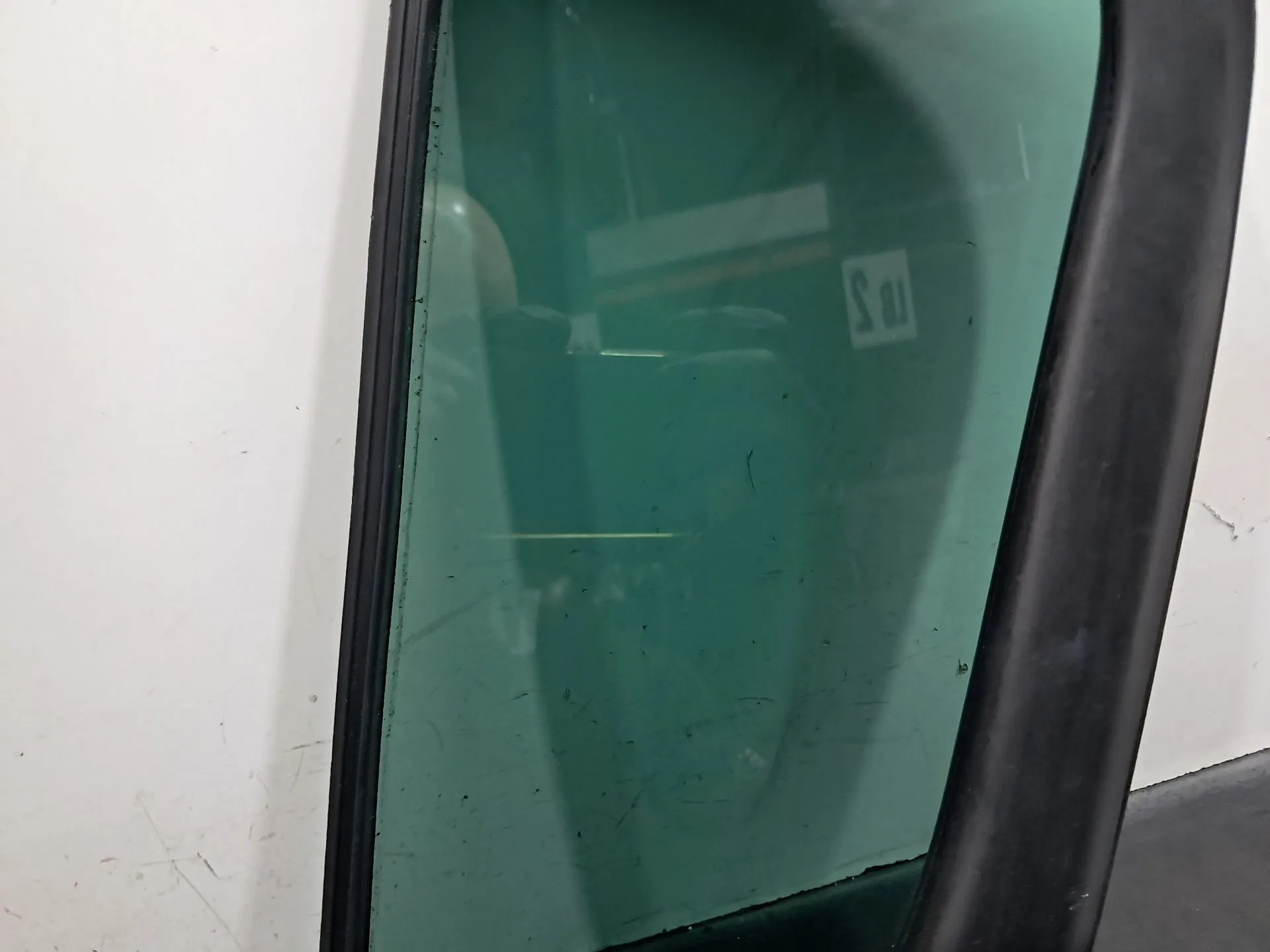 Vidro triangular da porta trás direito RENAULT Clio III (BR0/1, CR0/1) Imagem-9