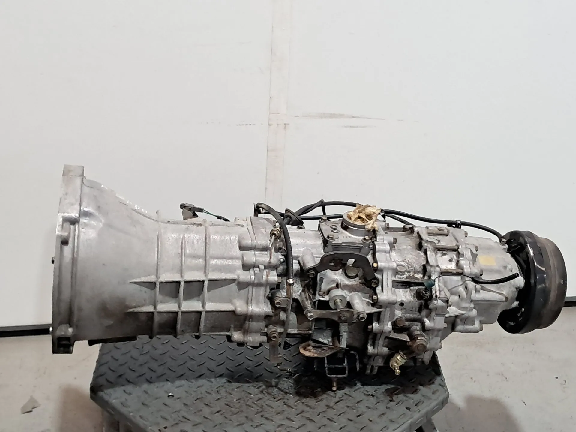 Caixa de velocidades manual NISSAN Patrol GR IV (Y60) Imagem-1