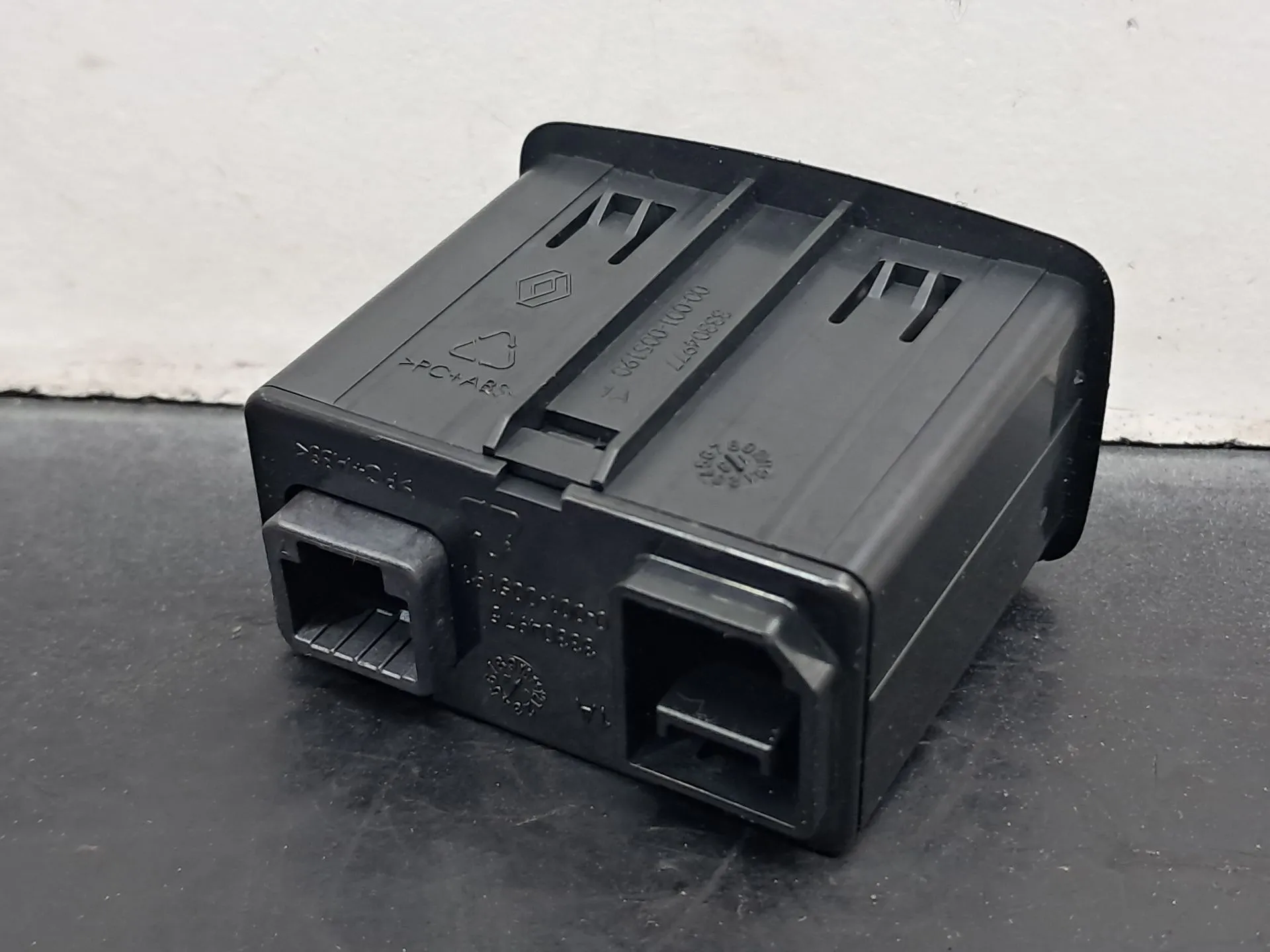 Módulo USB / AUX / IPOD RENAULT Zoe (BFM_) Imagem-1