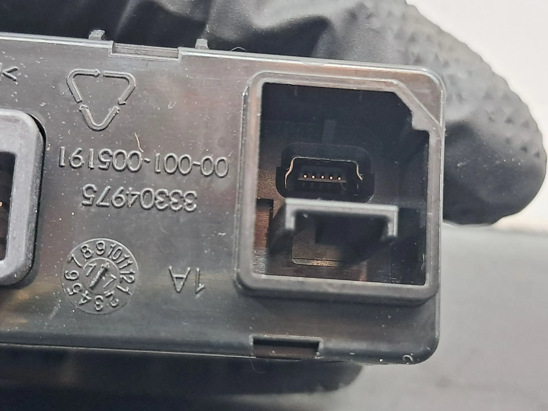 Módulo USB / AUX / IPOD RENAULT Zoe (BFM_) Imagem-4