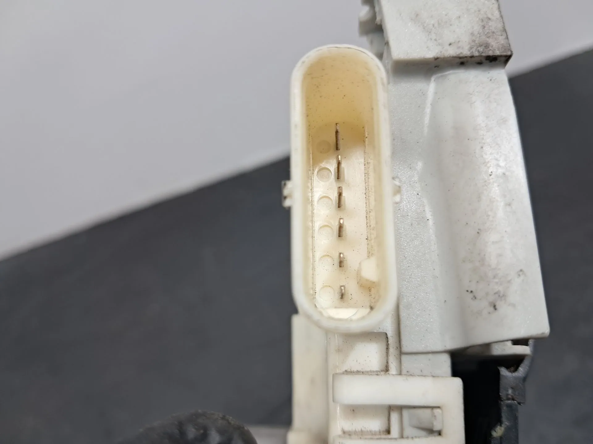 Cerradura / cierre puerta delantero derecho AUDI A1 Sportback (8XA, 8XF) Imagem-4