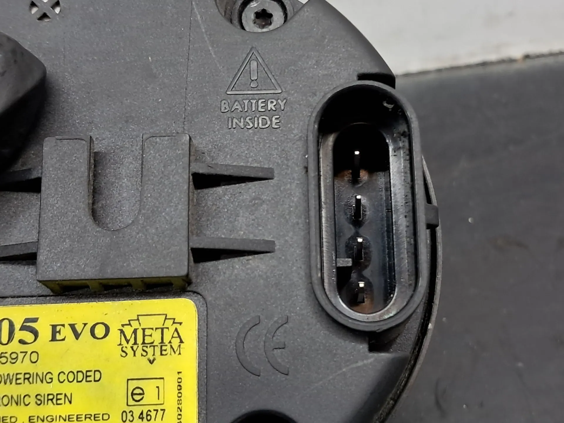 Besouro PEUGEOT 208 Imagem-2