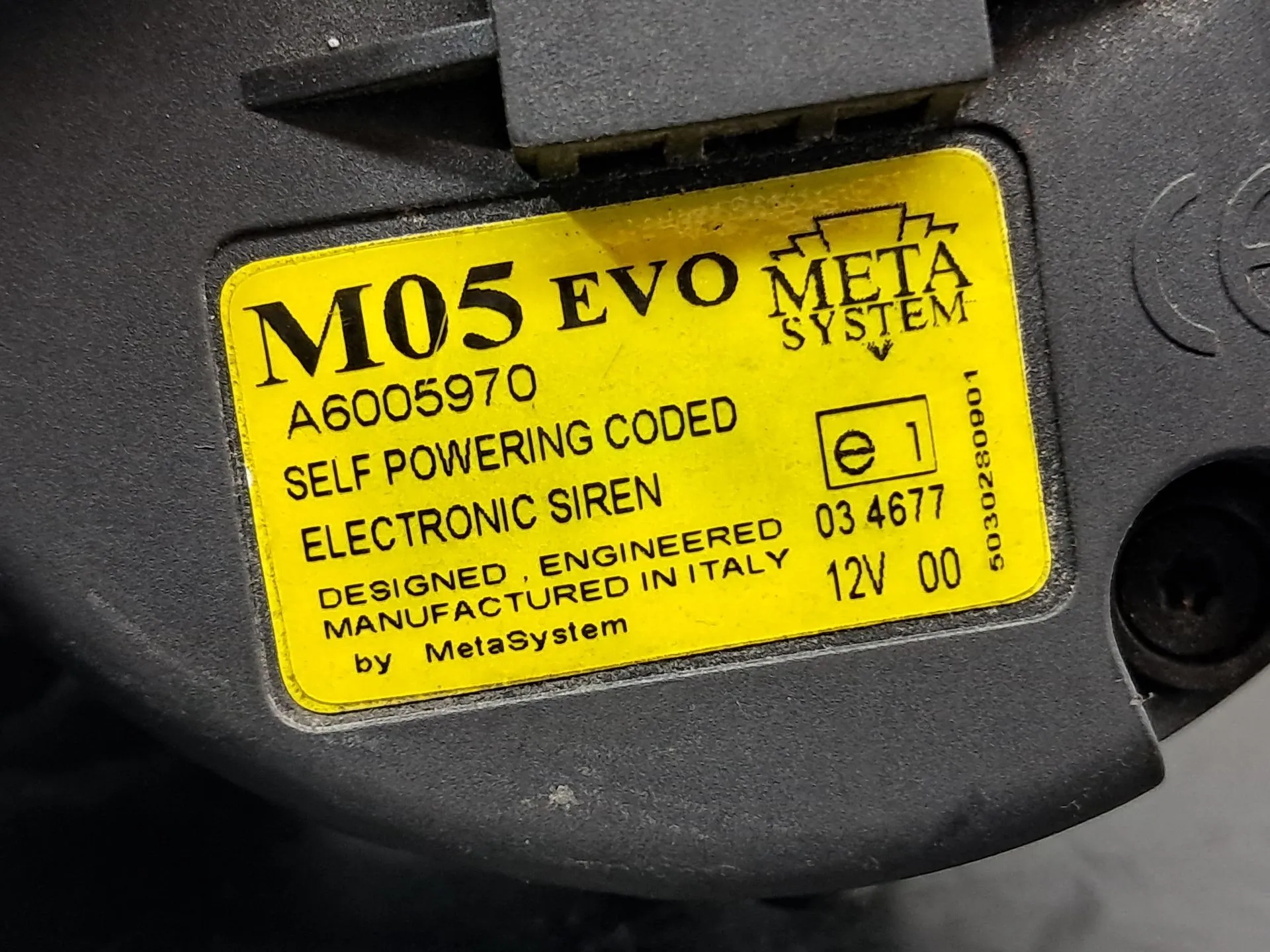 Besouro PEUGEOT 208 Imagem-1