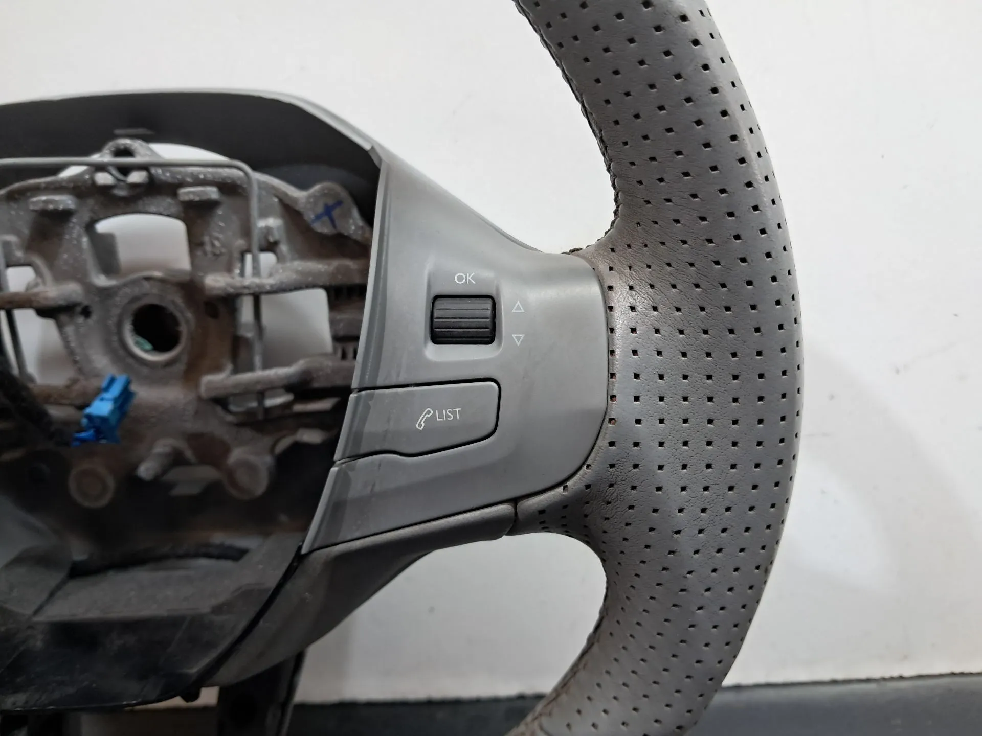 Volante PEUGEOT 208 Imagem-6