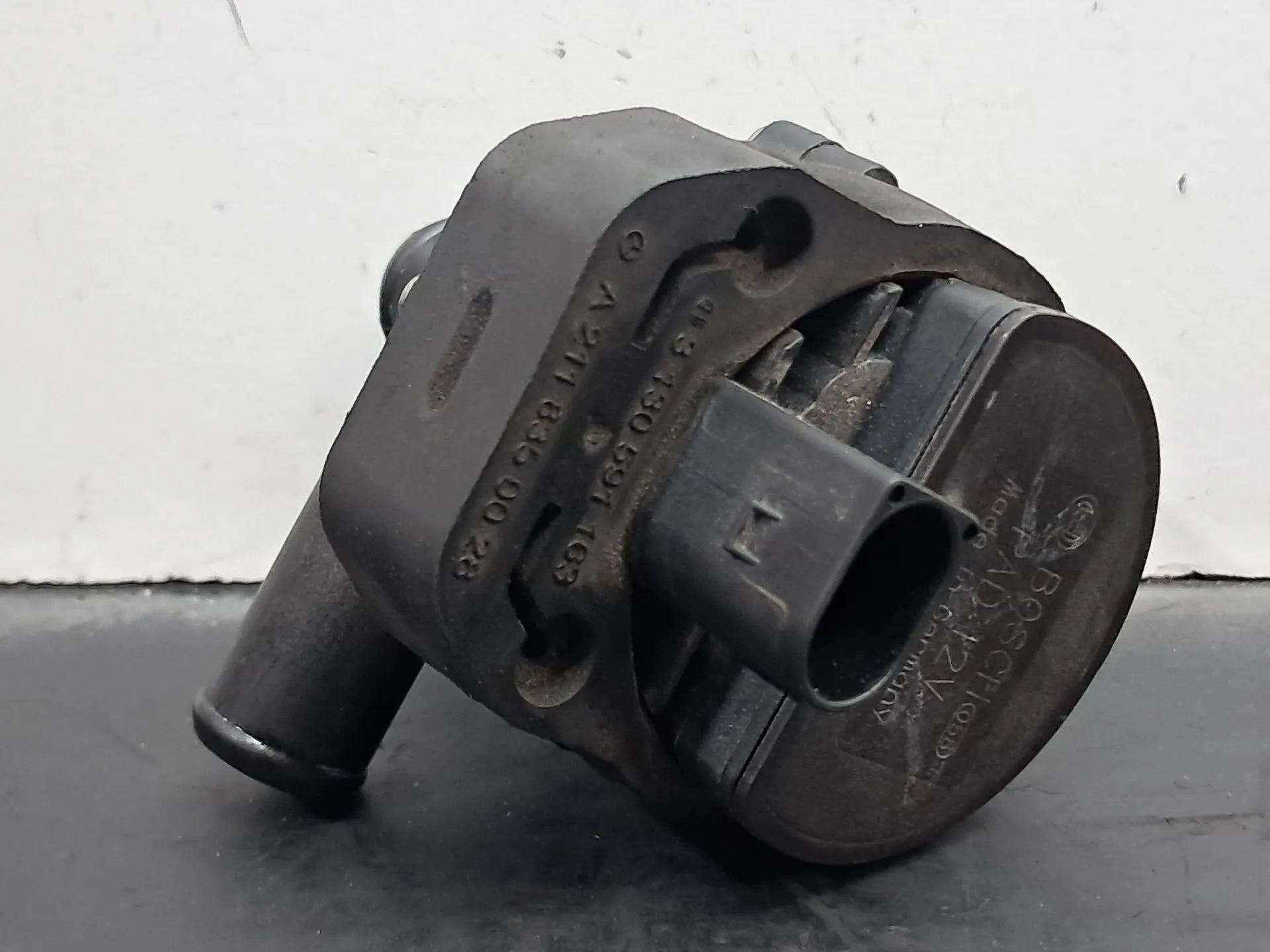 Bomba de água adicional MERCEDES-BENZ Vito (W447) Imagem-2