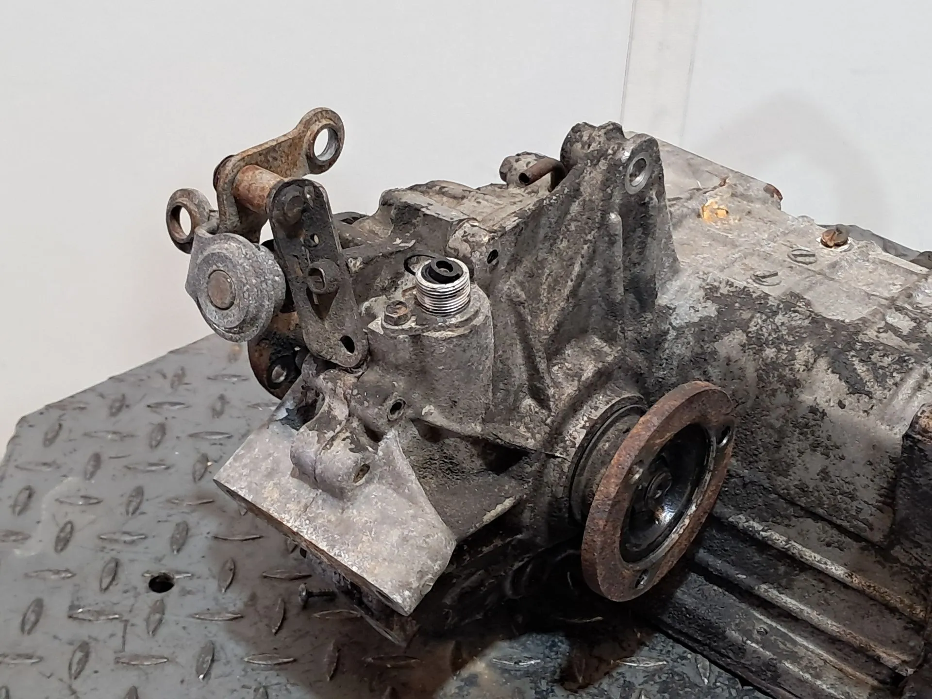 Caixa de velocidades manual NISSAN Datsun 100A Coupé (F10) Imagem-4