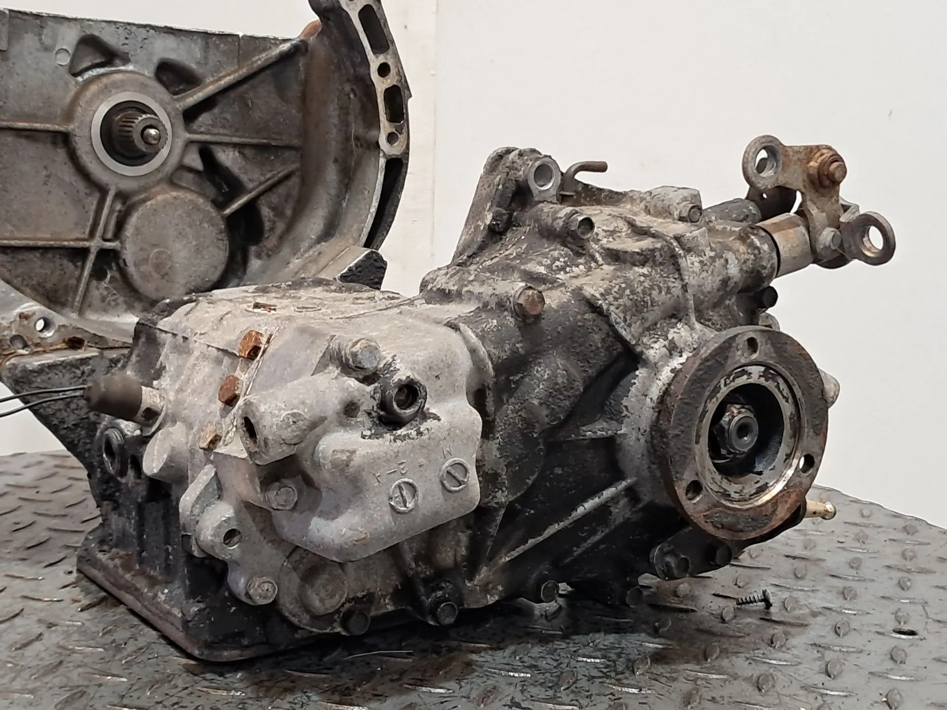 Caixa de velocidades manual NISSAN Datsun 100A Coupé (F10) Imagem-9