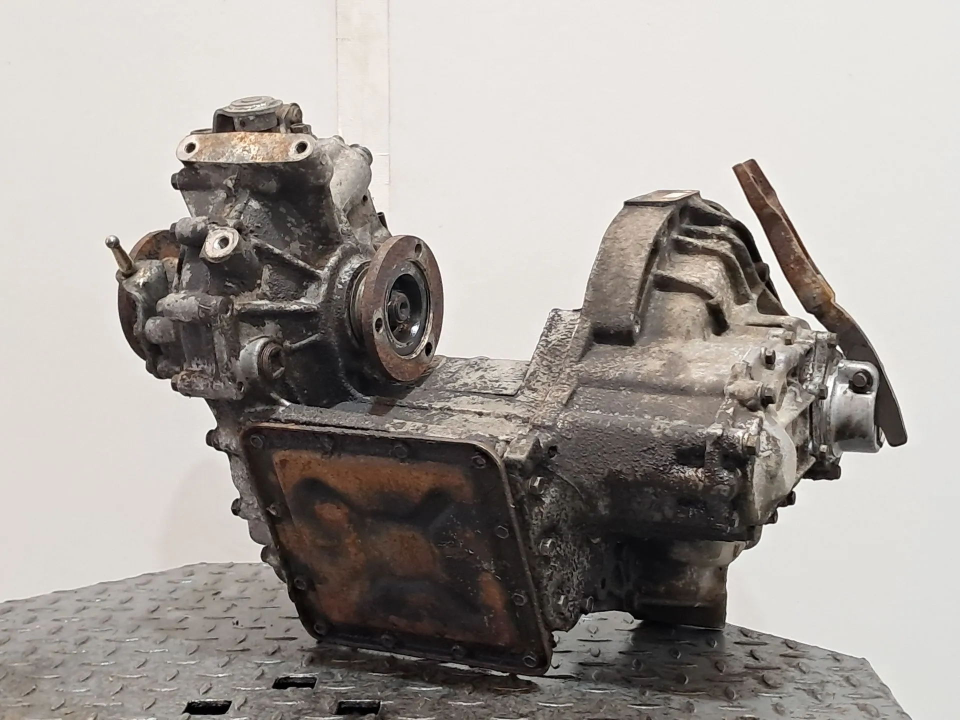 Caixa de velocidades manual NISSAN Datsun 100A Coupé (F10) Imagem-10