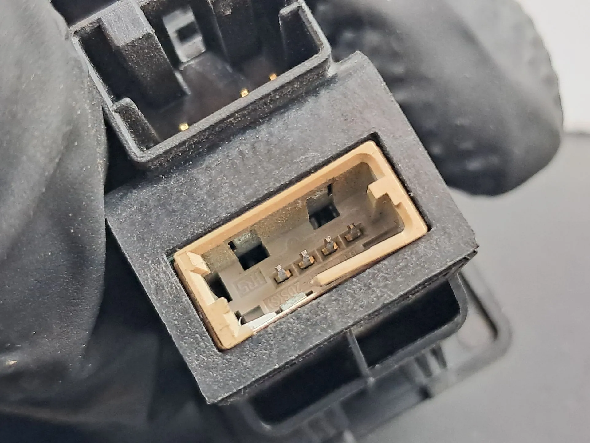 Módulo USB / AUX / IPOD NISSAN Micra IV (K13) Imagem-3