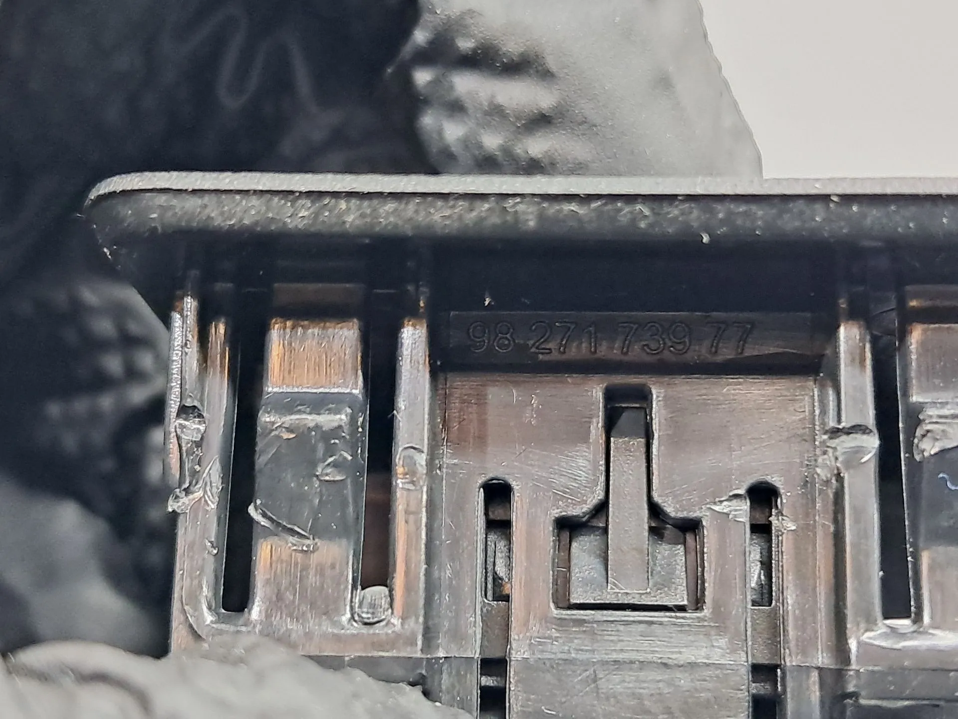 Módulo USB / AUX / IPOD PEUGEOT 508 II Imagem-2