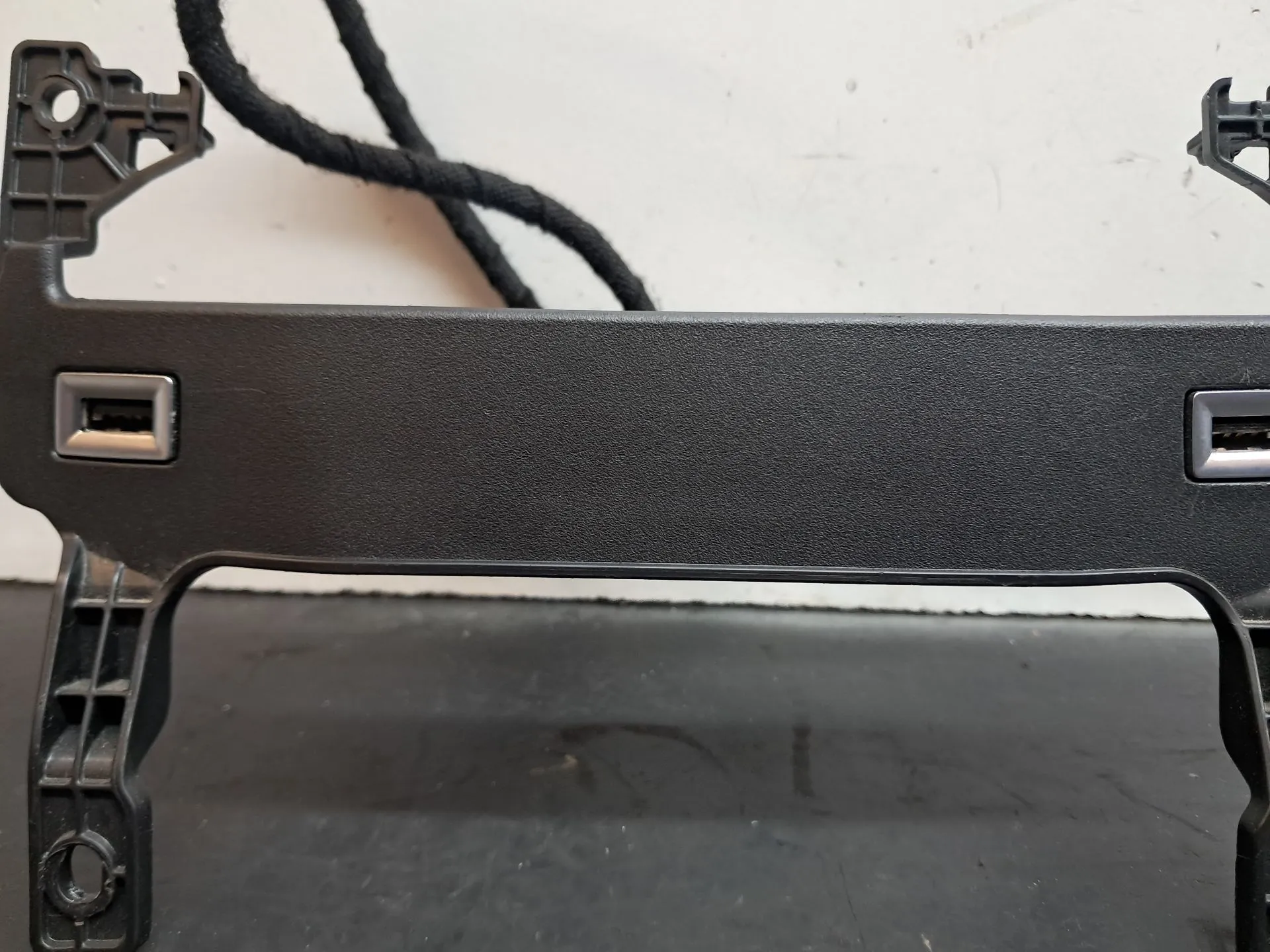 Módulo USB / AUX / IPOD PEUGEOT 508 II Imagem-2