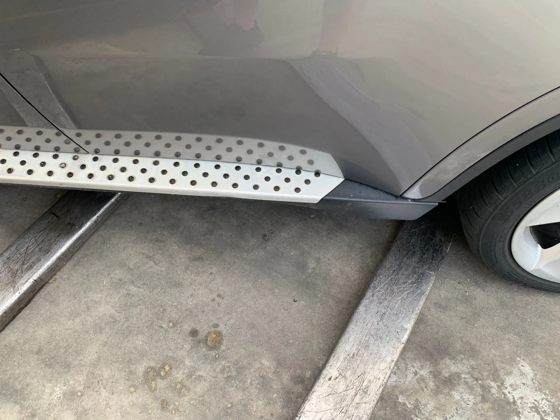 Seuil gauche BMW X6 (E71, E72) Imagem-1