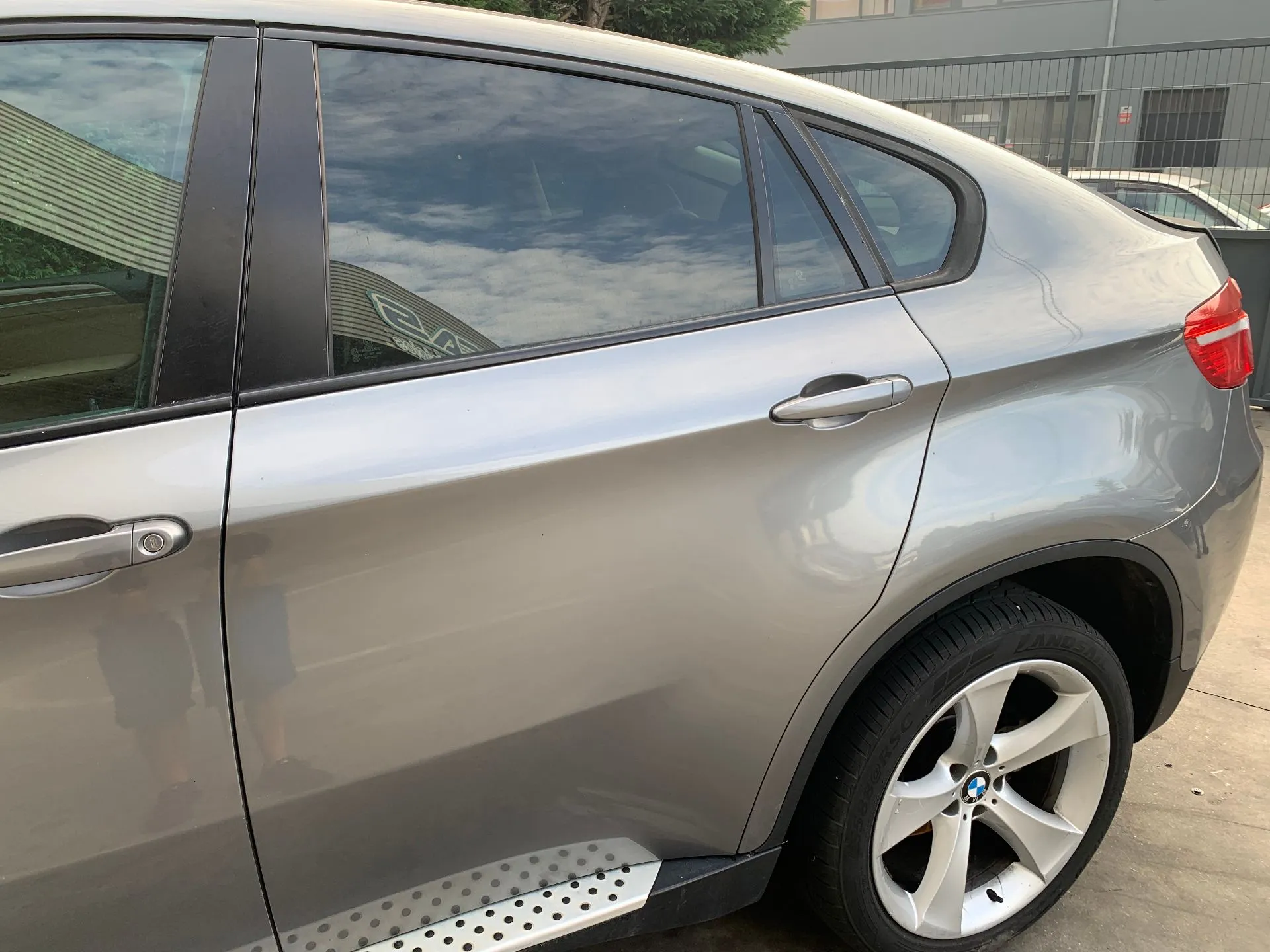 Porta trás esquerda BMW X6 (E71, E72) Imagem-1