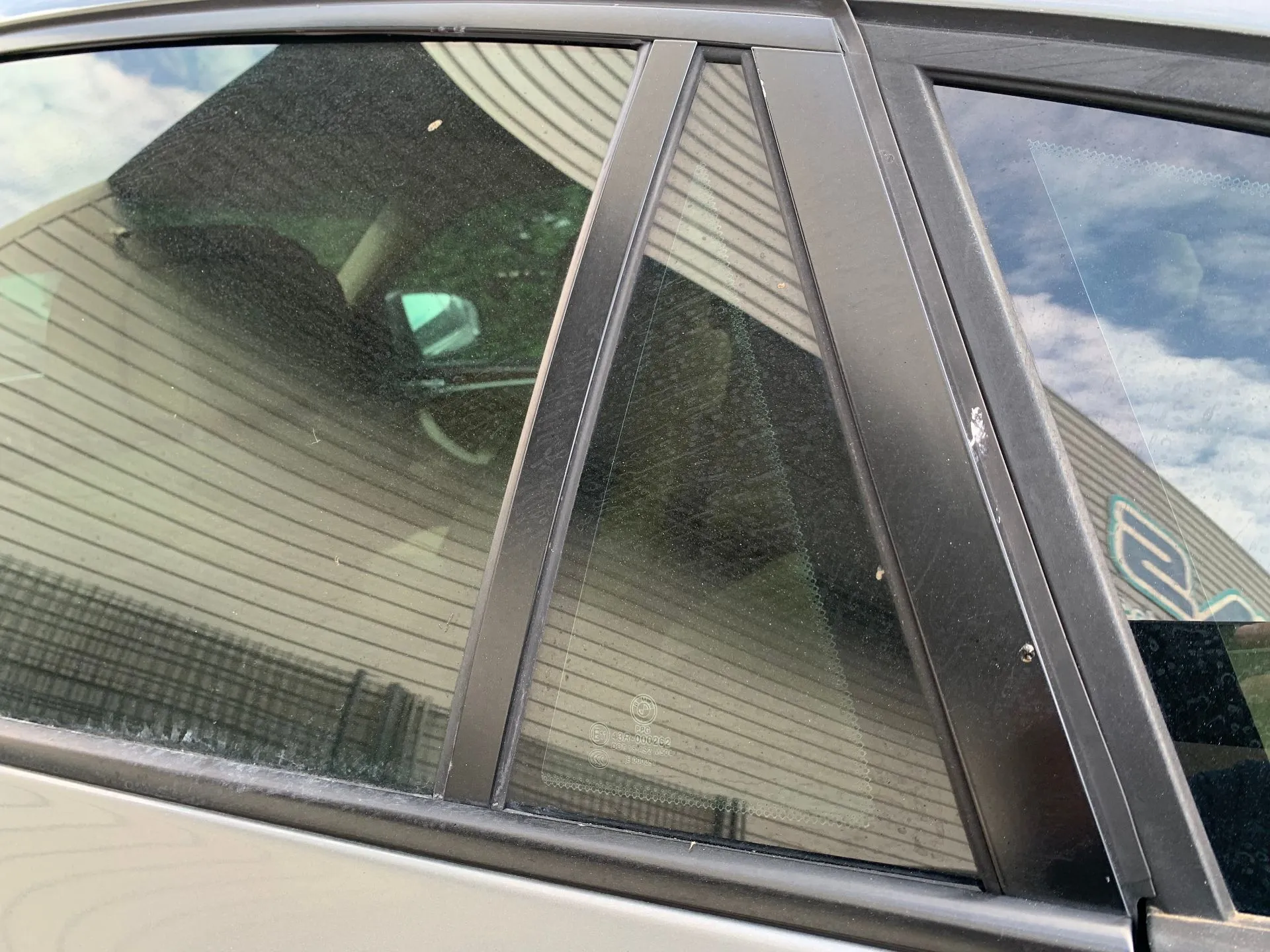 Vitre triangulaire arrière gauche BMW X6 (E71, E72)