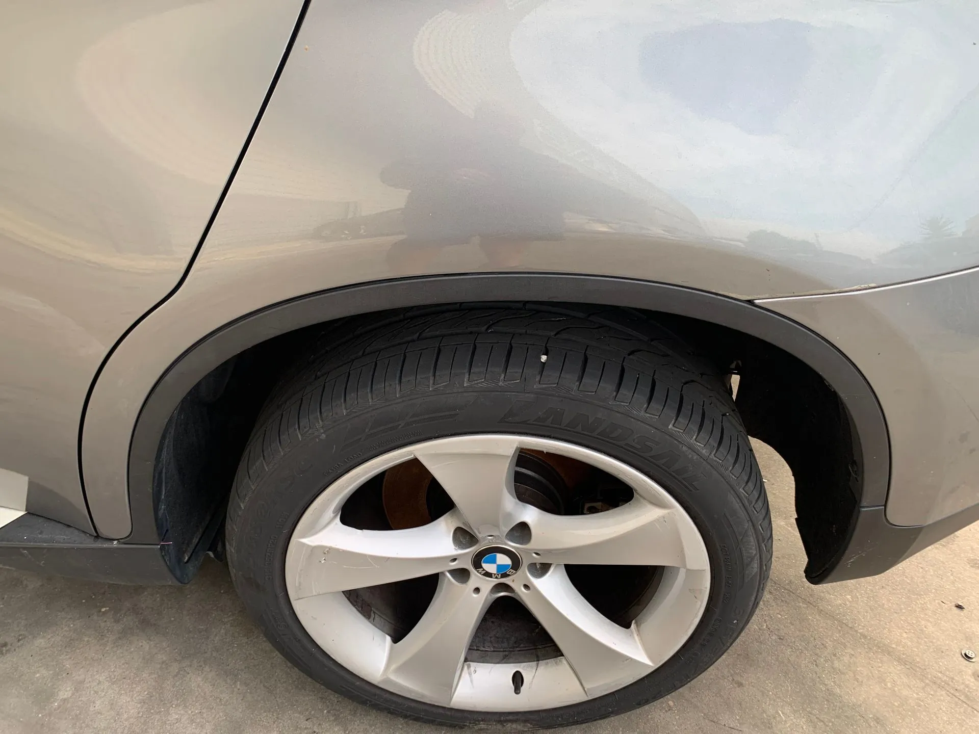 Moulure de tableau gauche BMW X6 (E71, E72)