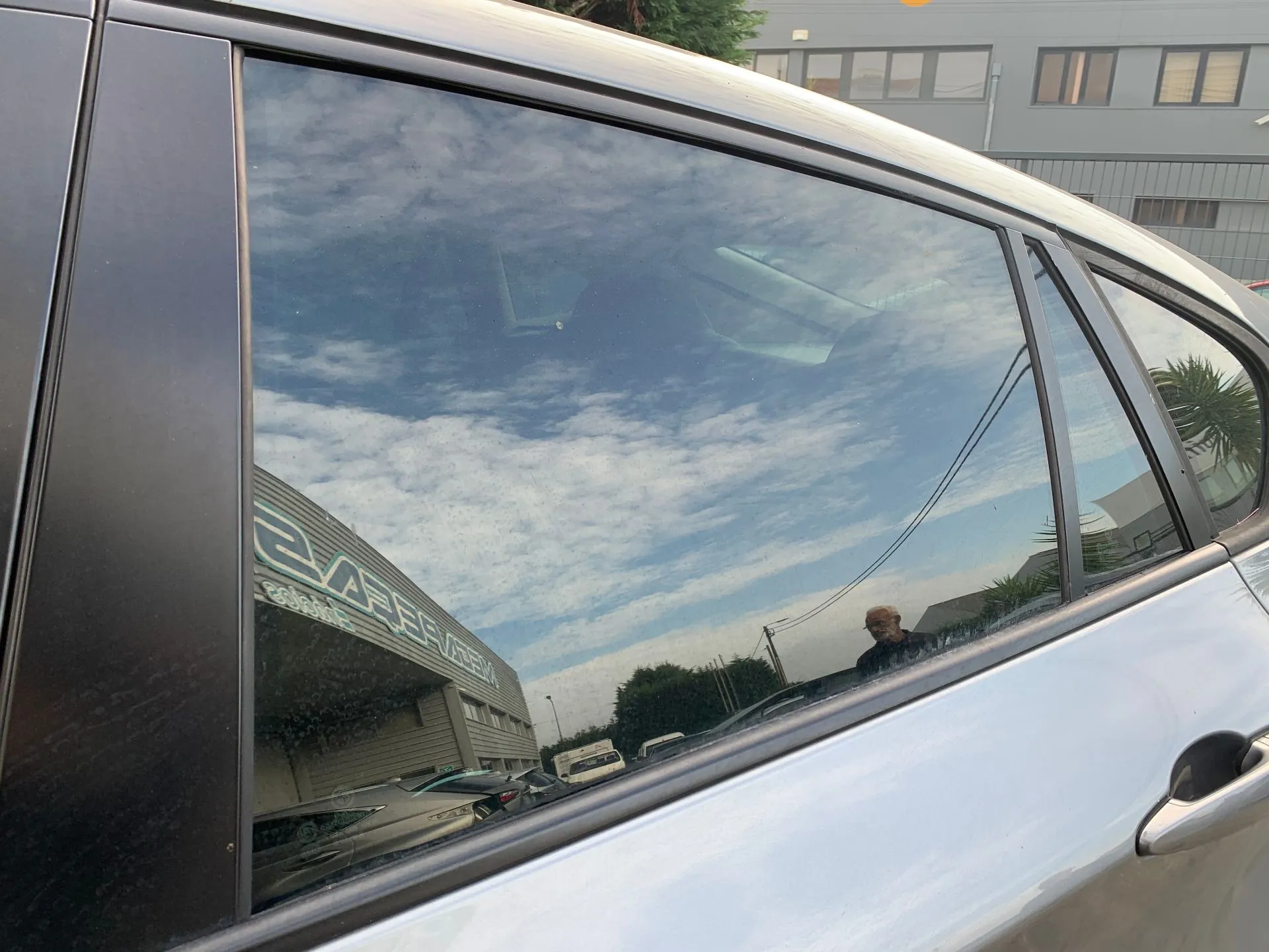 Vitre porte arrière gauche BMW X6 (E71, E72) Imagem-1