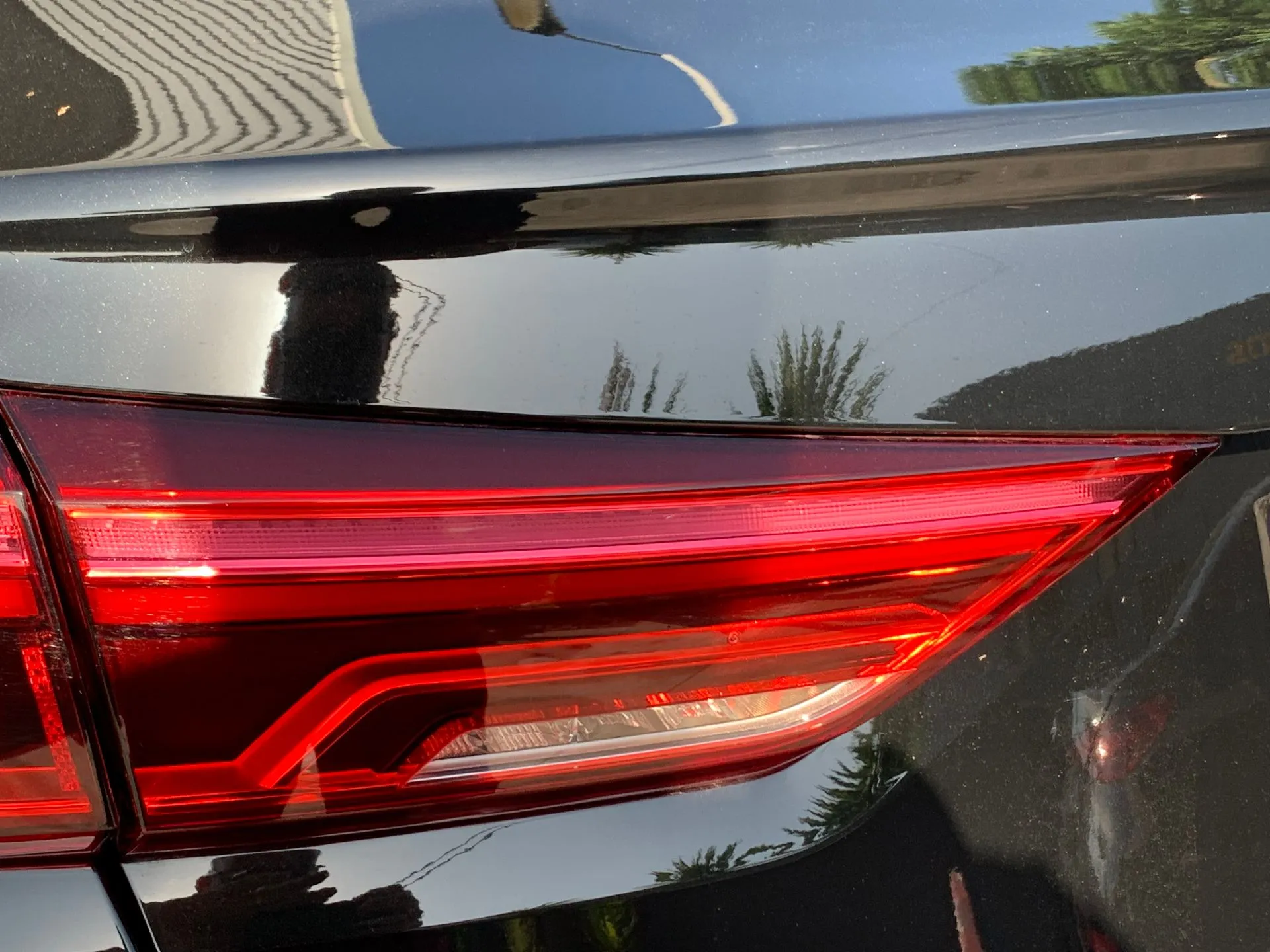 Feu de coffre Gauche AUDI Q3 Sportback (F3N) Imagem-1