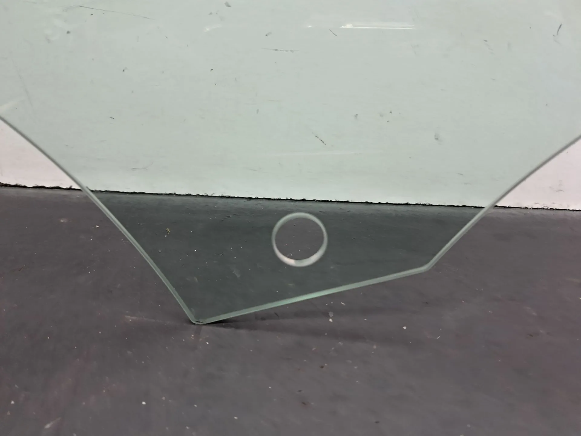 Vitre porte avant Droite AUDI Q3 Sportback (F3N) Imagem-2